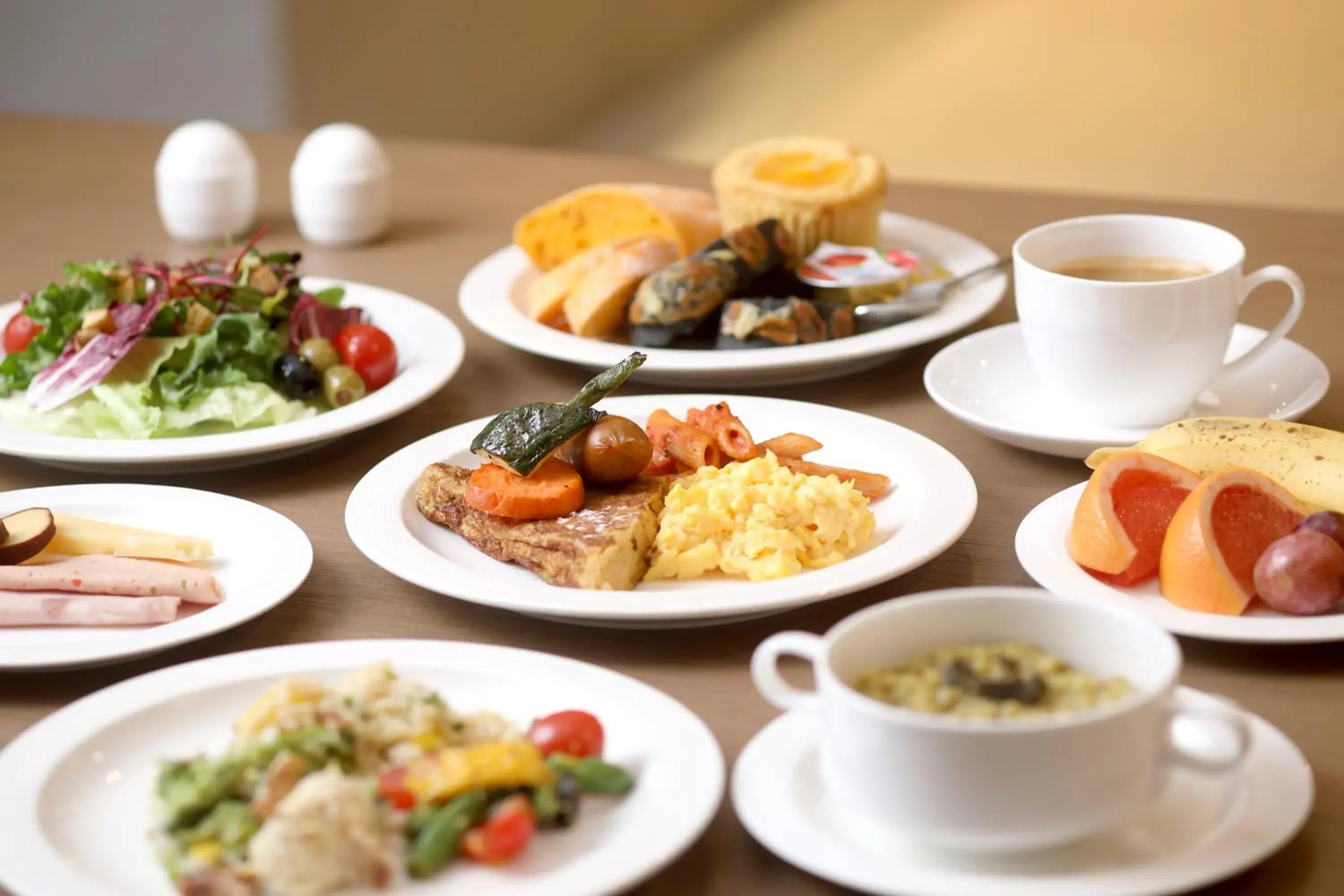 Food in Phoenix Island Food in Phoenix Island