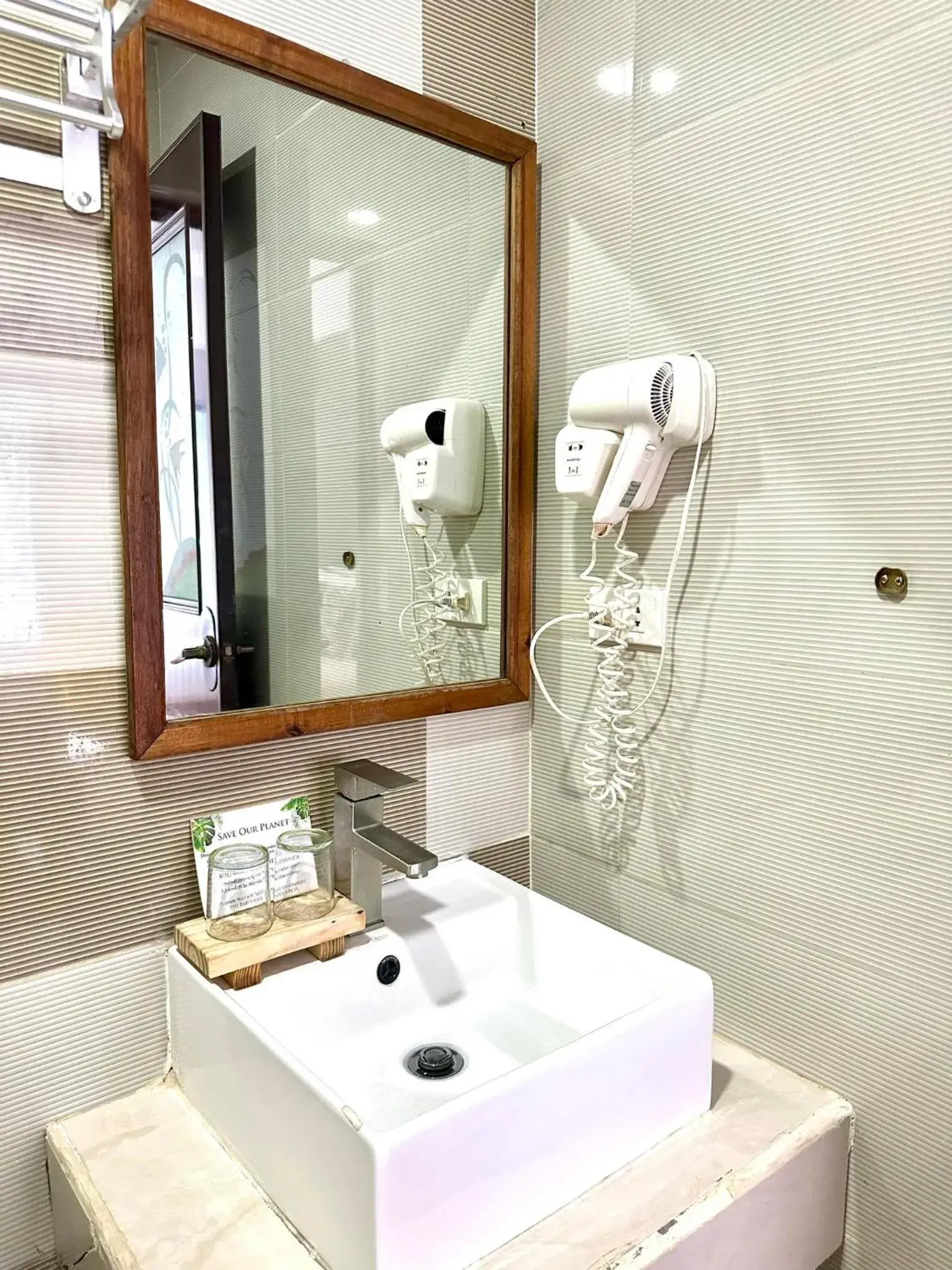 DENGI INN EL NIDO DENGI INN EL NIDO