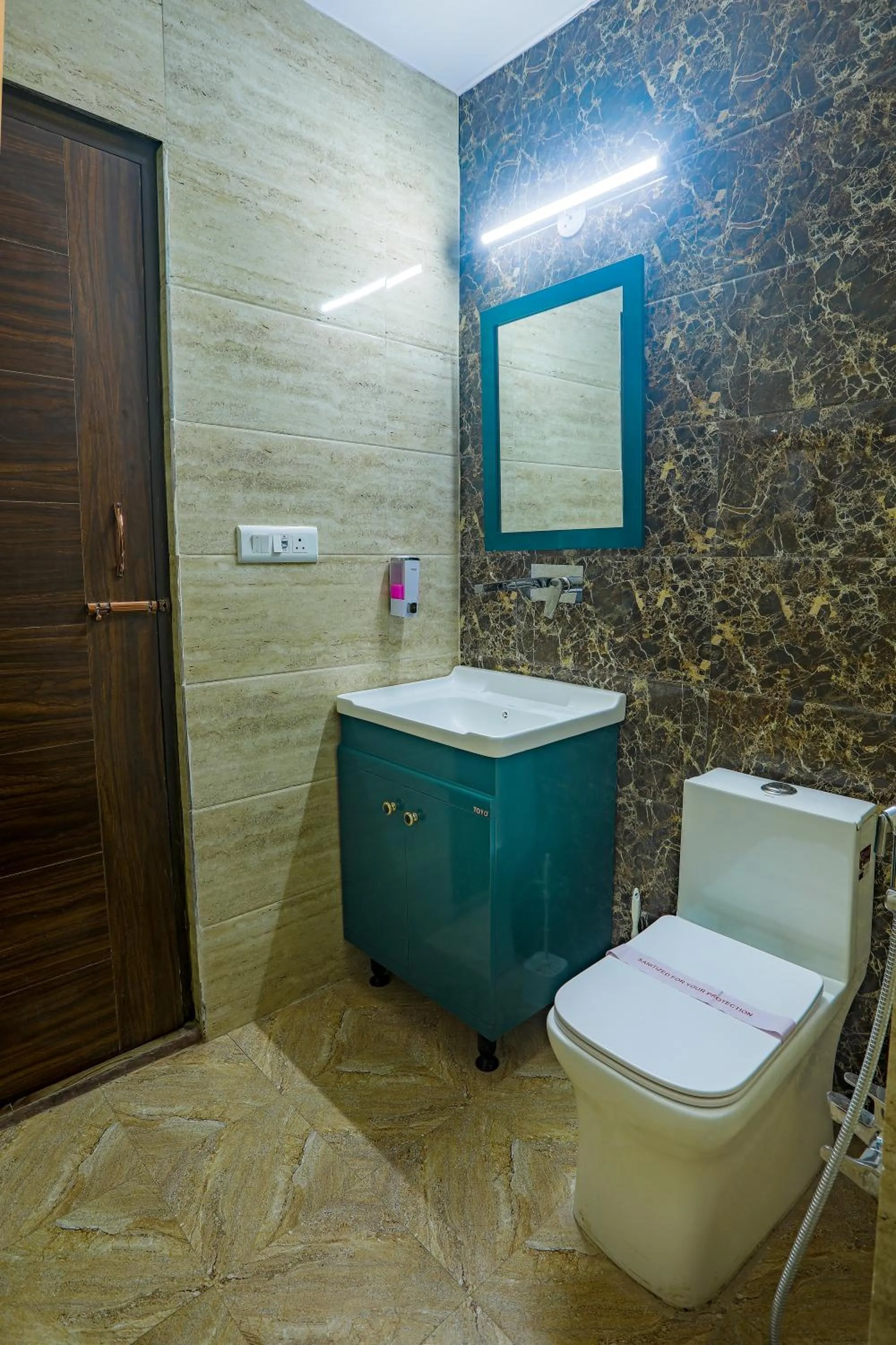 Toilet in Mukteshwar Treat Resort