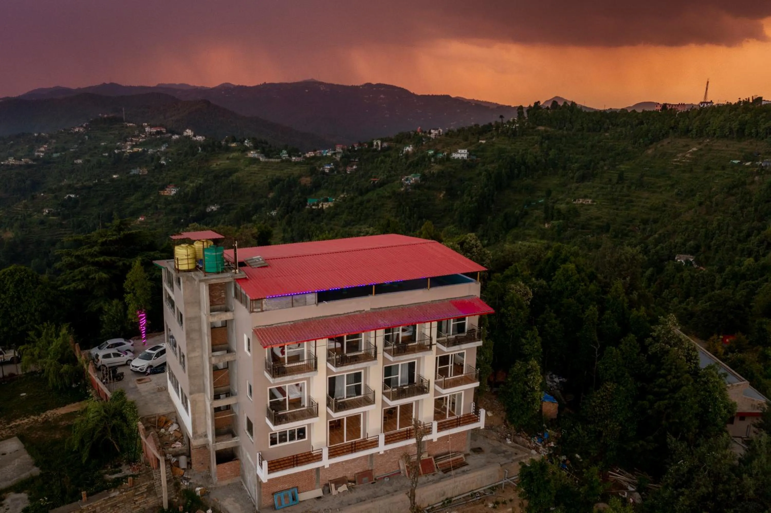 Mukteshwar Treat Resort