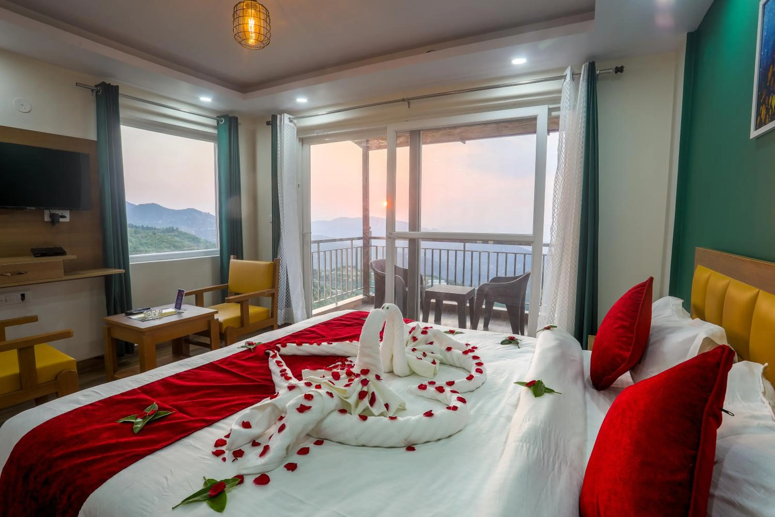 Photo of the whole room, Bed in Mukteshwar Treat Resort