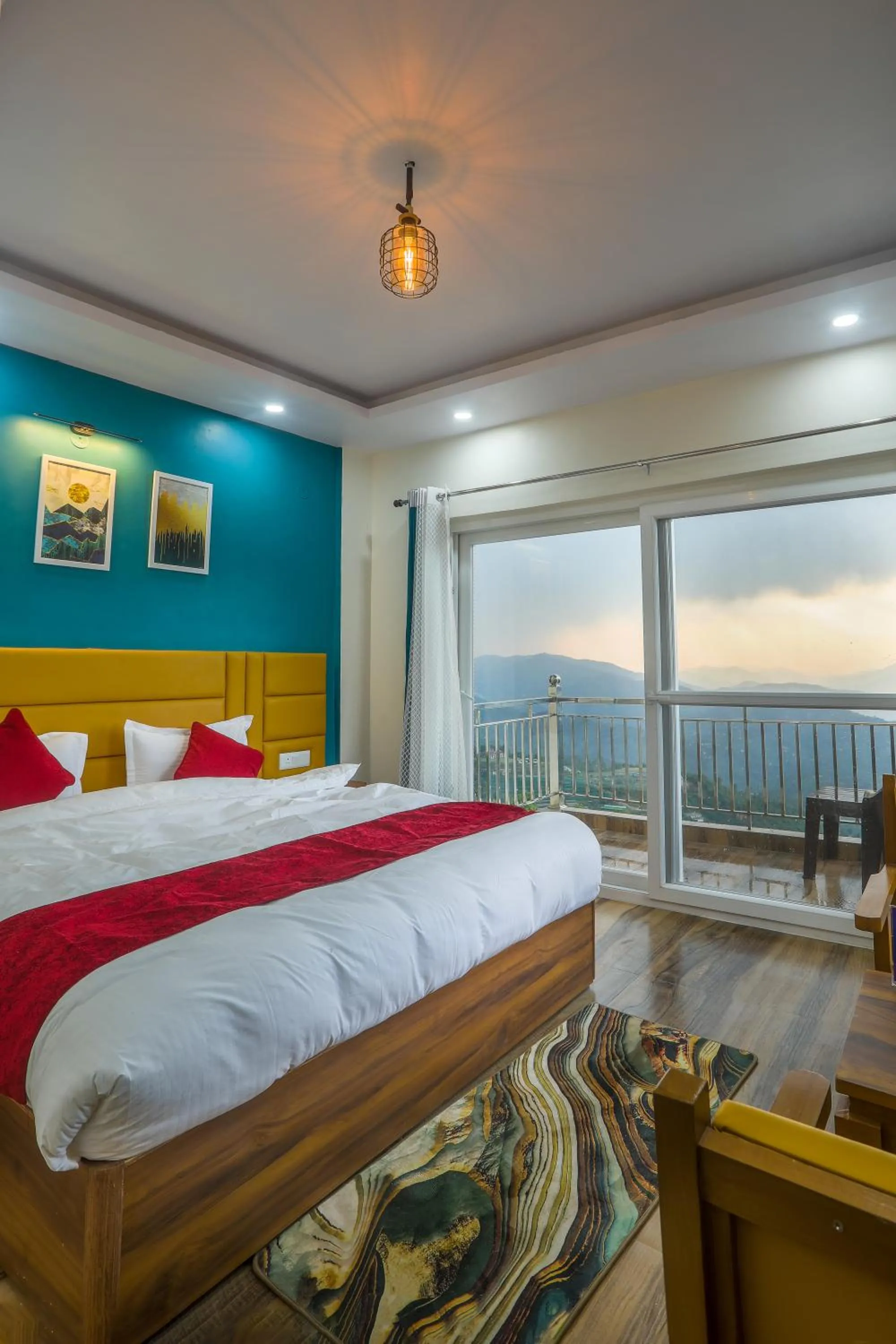 Bedroom, Bed in Mukteshwar Treat Resort