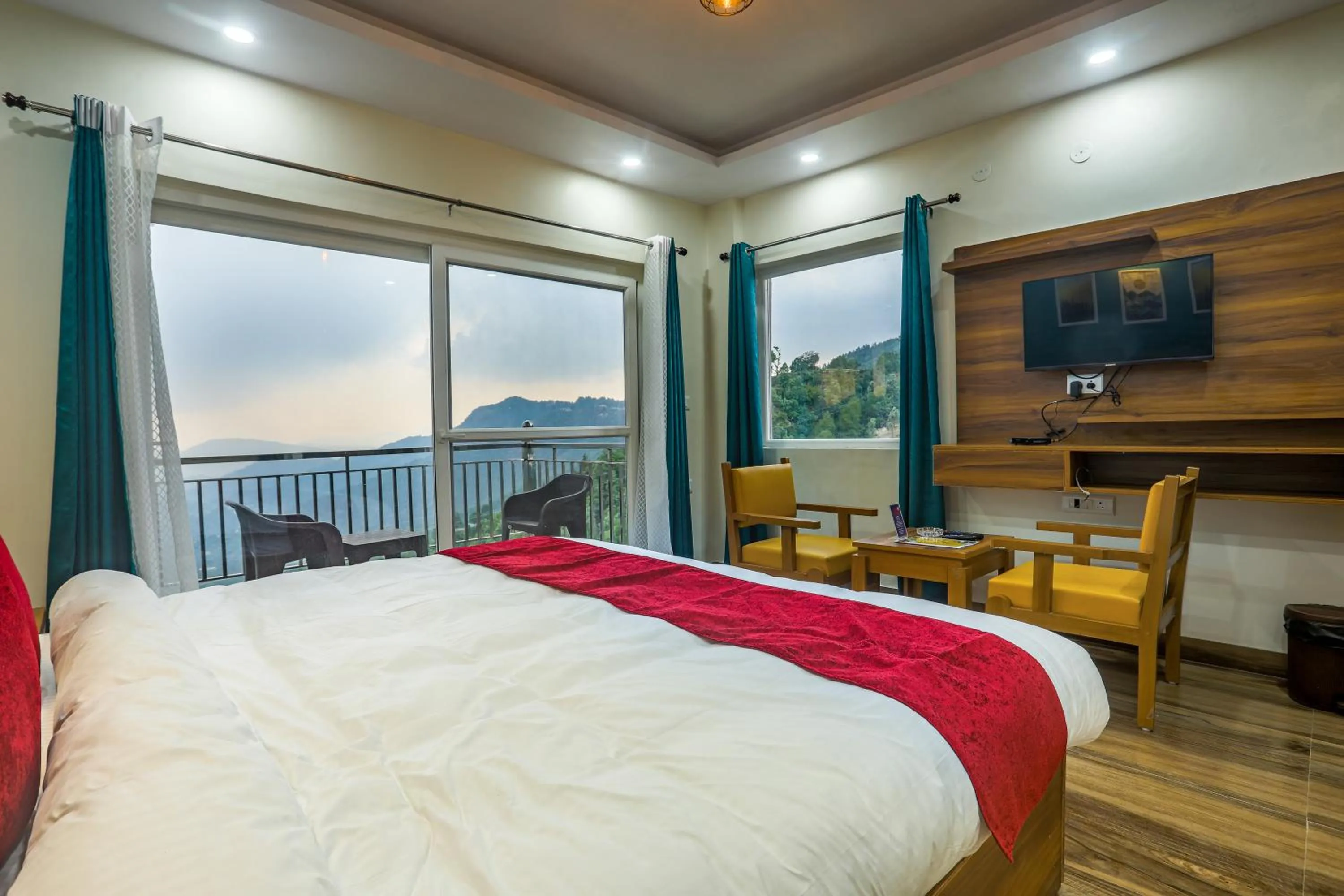 Photo of the whole room, Bed in Mukteshwar Treat Resort