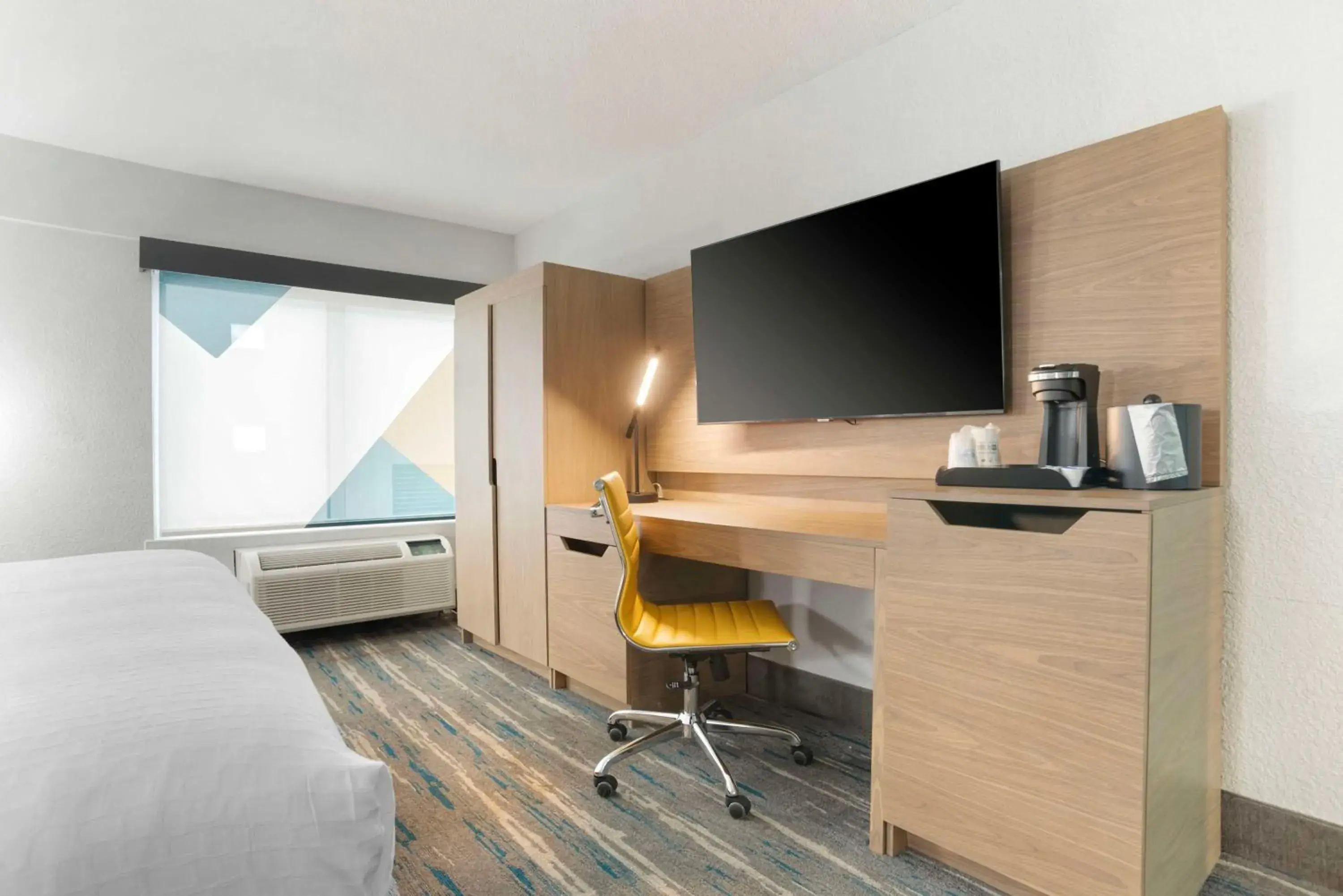 Bedroom, Bed in Best Western Plus Mobile Inn and Suites Bedroom, Bed in Best Western Plus Mobile Inn and Suites