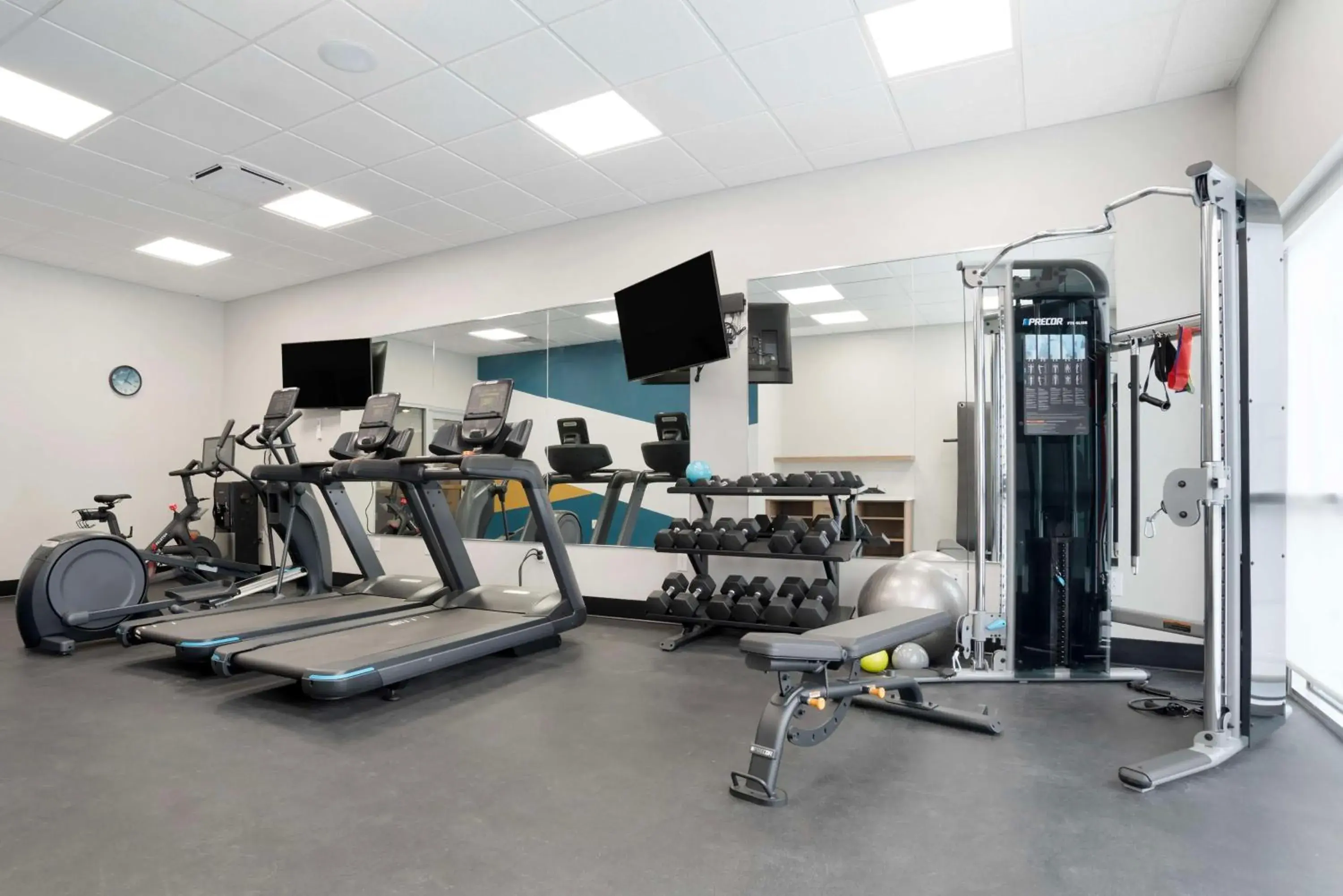 Fitness centre/facilities in Best Western Plus Mobile Inn and Suites Fitness centre/facilities in Best Western Plus Mobile Inn and Suites