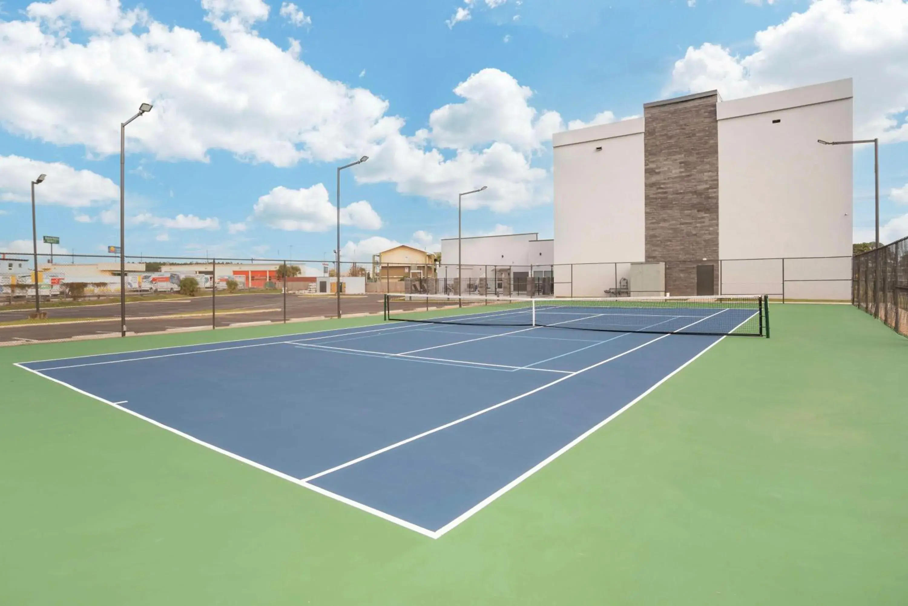 Property building in Best Western Plus Mobile Inn and Suites Property building in Best Western Plus Mobile Inn and Suites