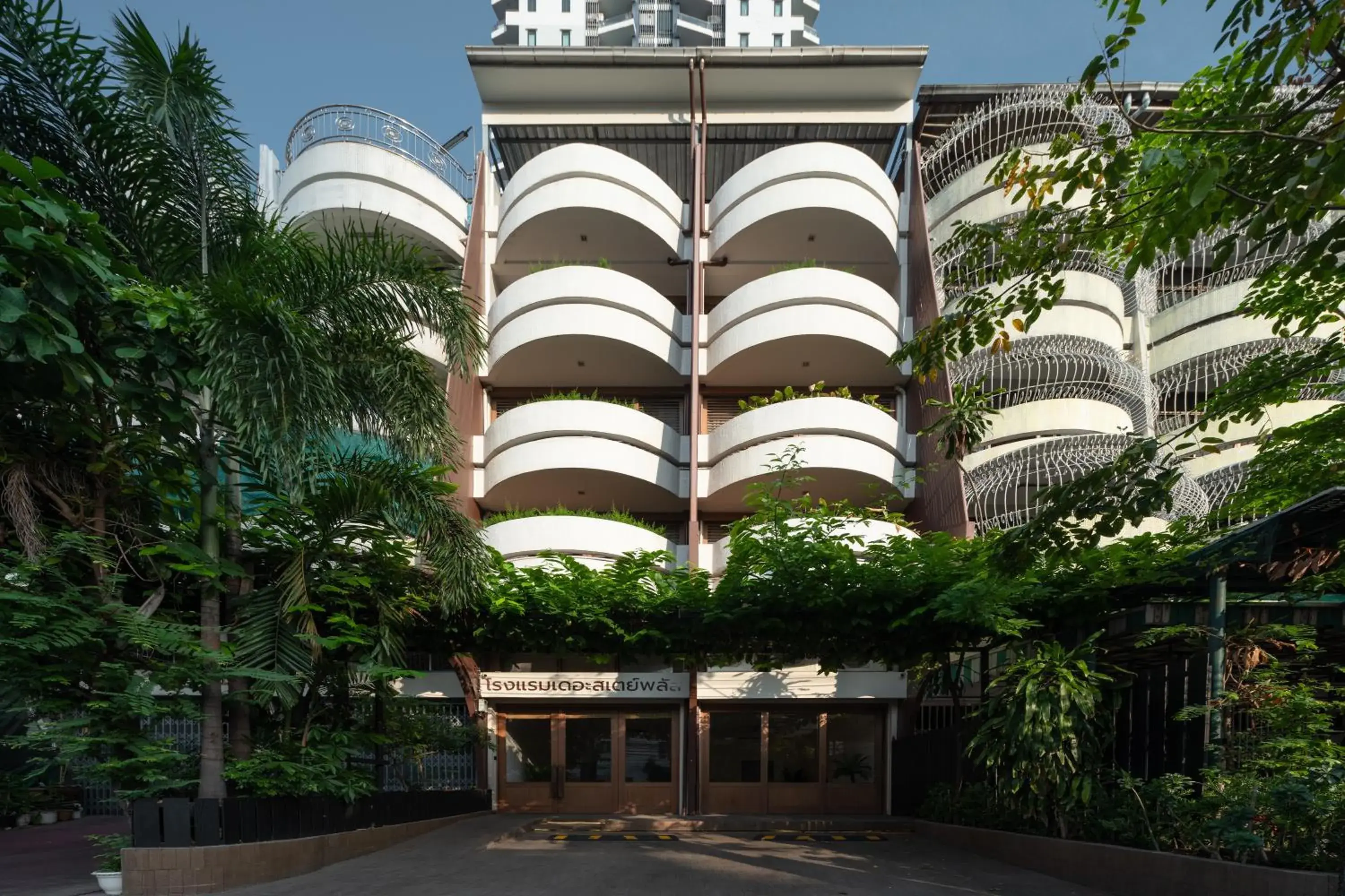 Property building in Stay Plus Hotel Bangkok Property building in Stay Plus Hotel Bangkok