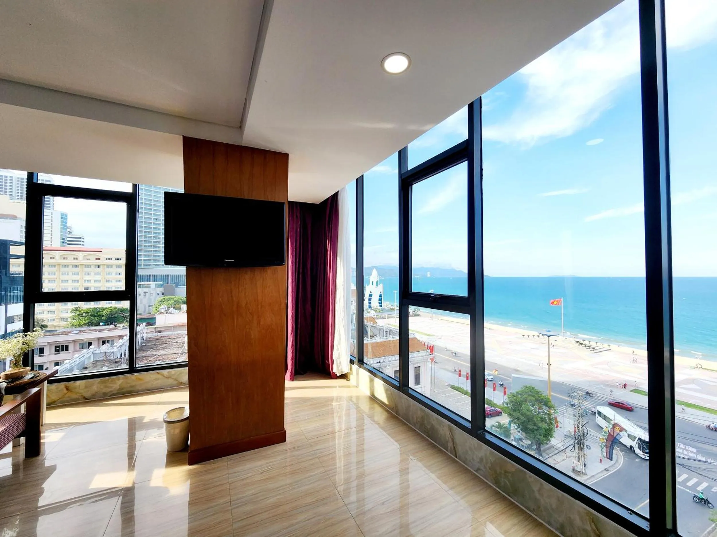 Day in Happy Light Central Nha Trang