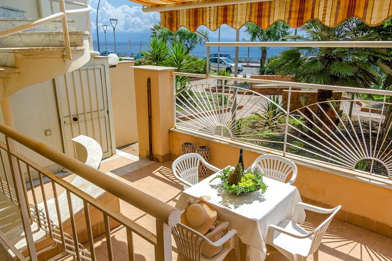 Casa Morgana-Beachfront