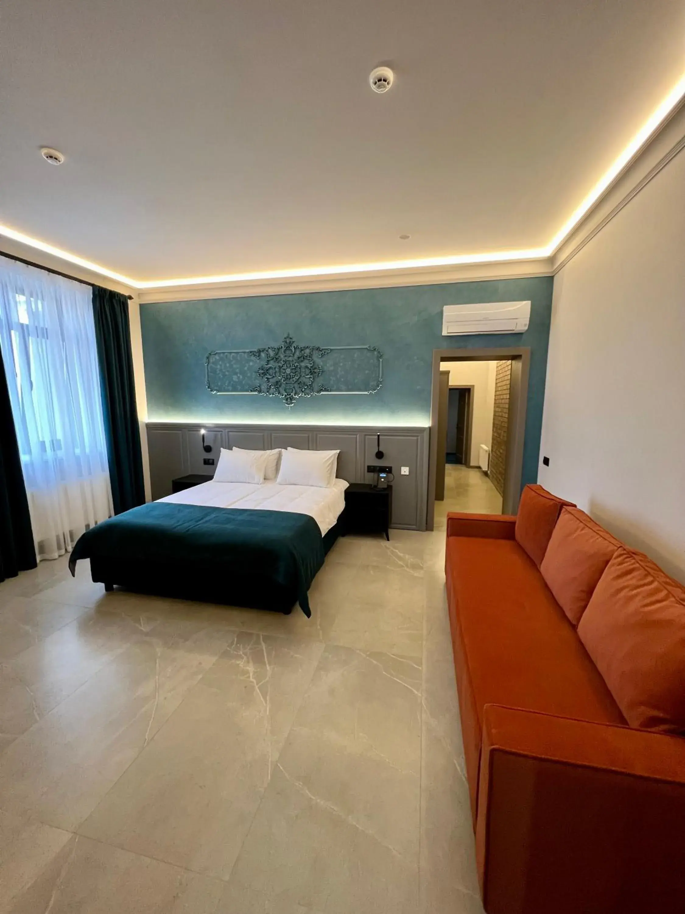 Junior Suite in Richmond Hotel Junior Suite in Richmond Hotel