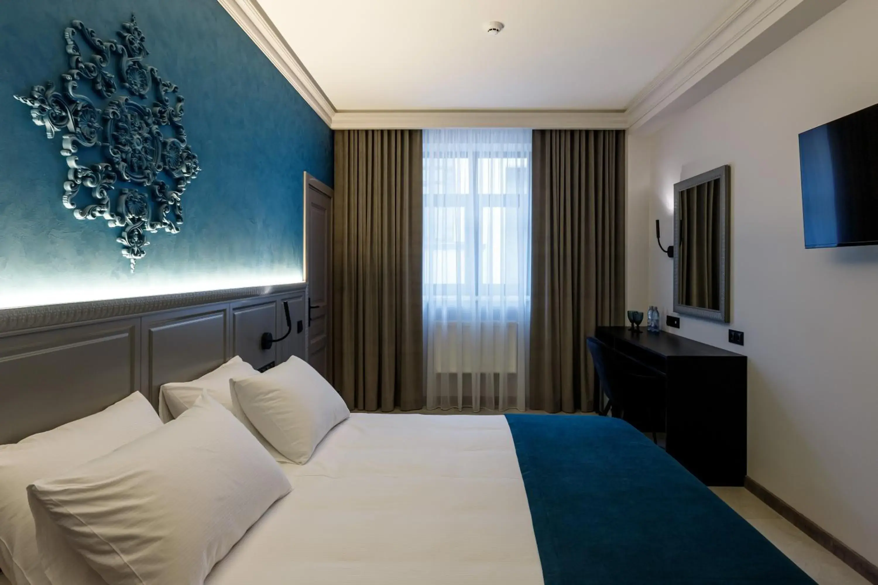 Photo of the whole room, Bed in Richmond Hotel Photo of the whole room, Bed in Richmond Hotel