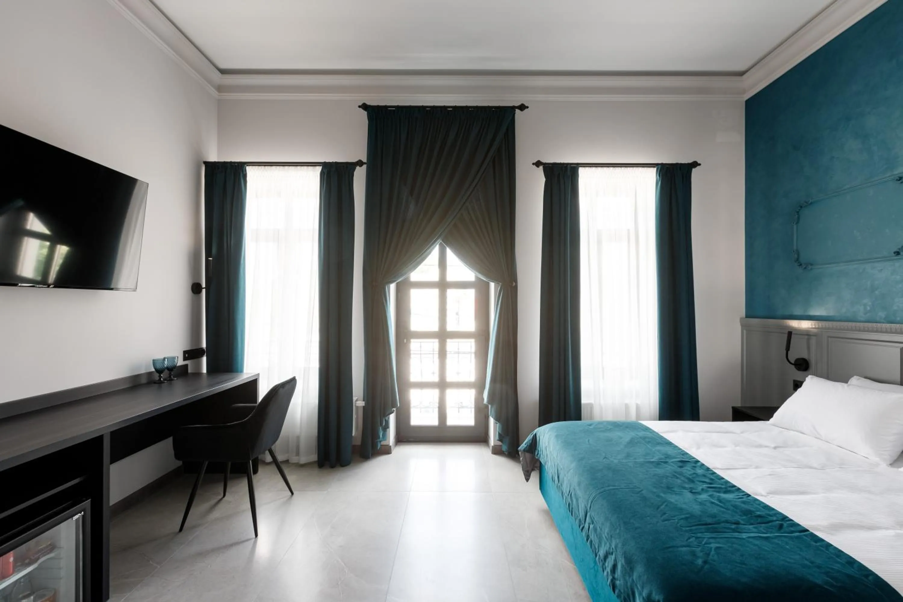 Photo of the whole room, Bed in Richmond Hotel