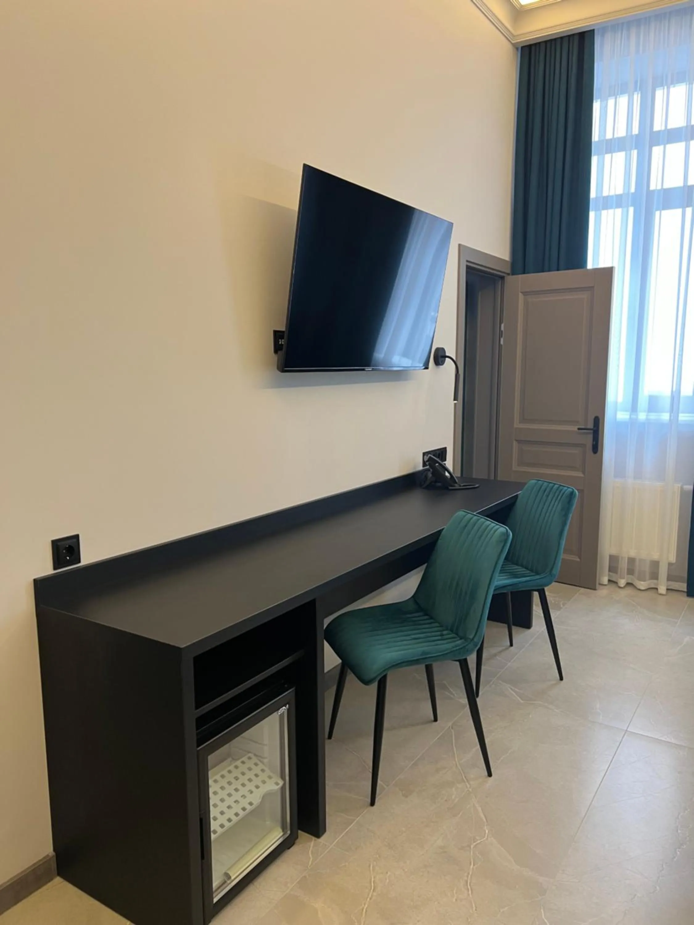 hair dresser in Richmond Hotel