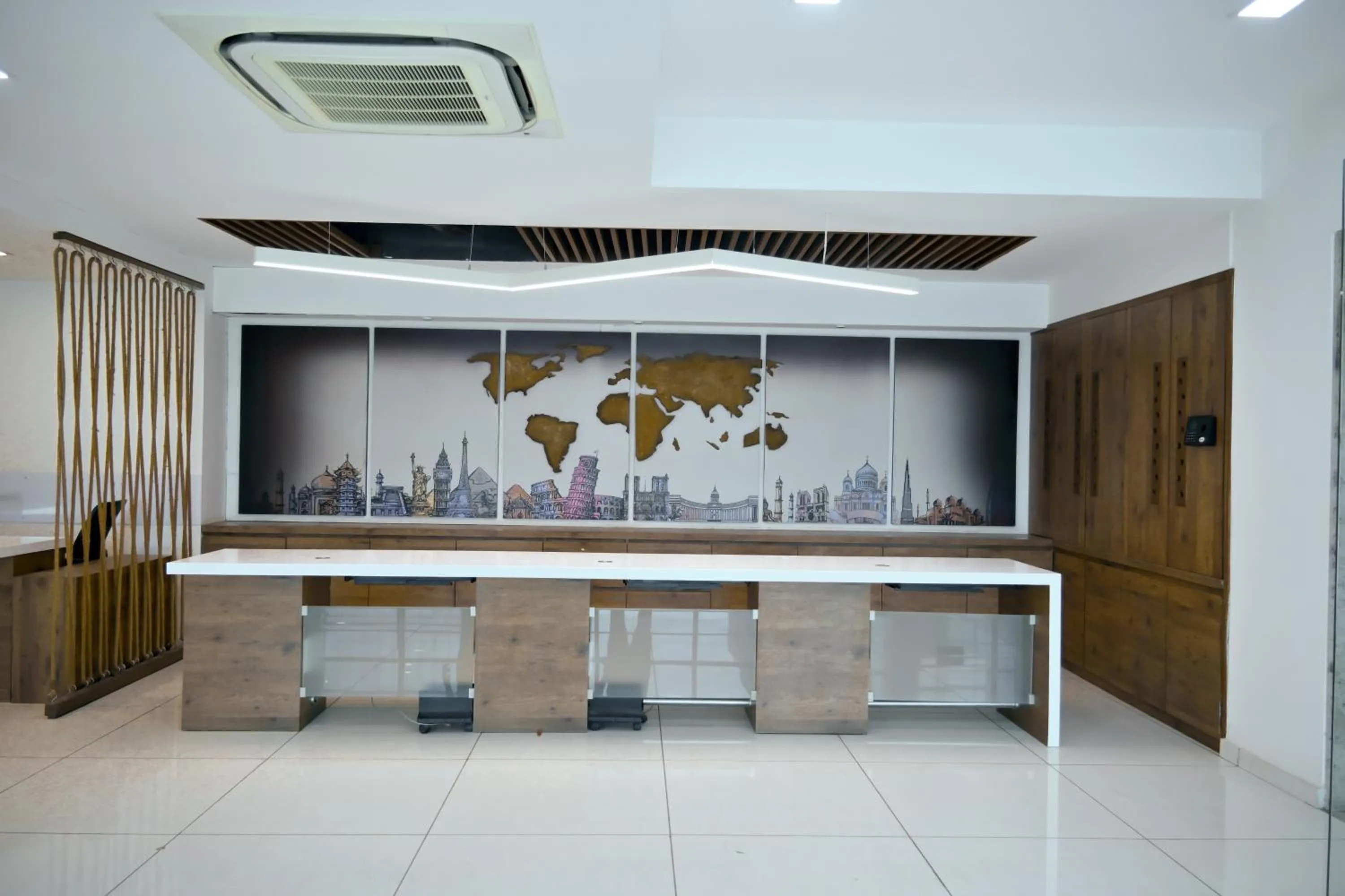 Lobby or reception in Hotel Royal Ican Sindhubhavan Road