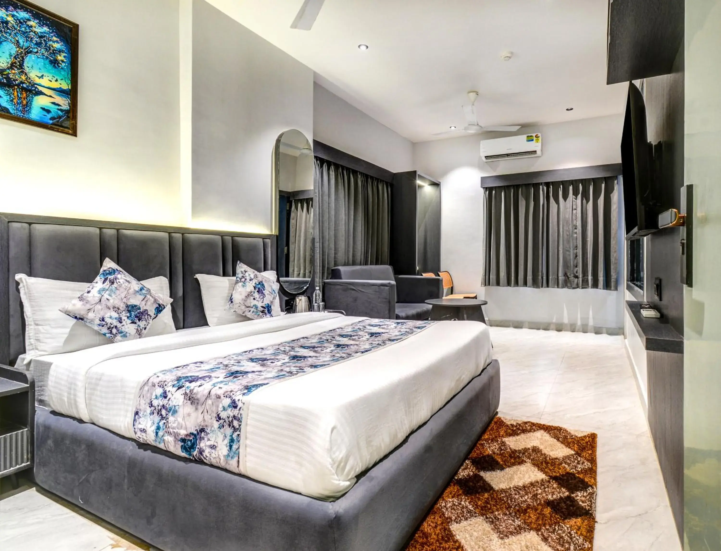 Hotel Royal Ican Sindhubhavan Road Hotel Royal Ican Sindhubhavan Road