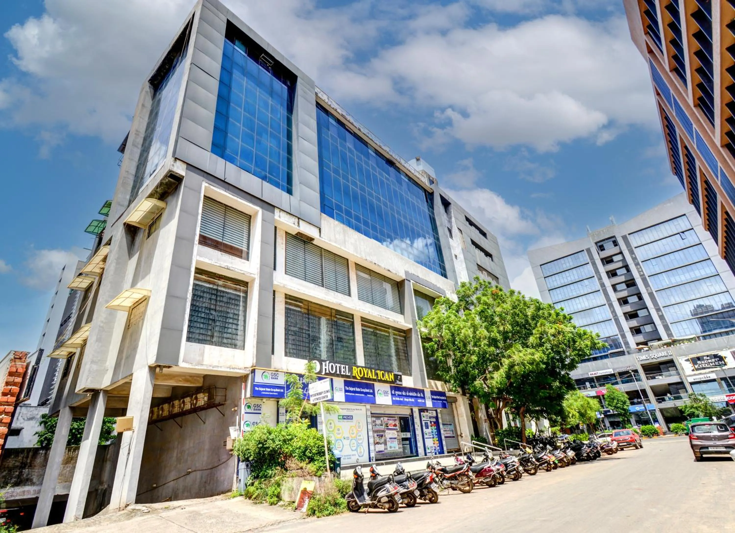 Facade/entrance in Hotel Royal Ican Sindhubhavan Road