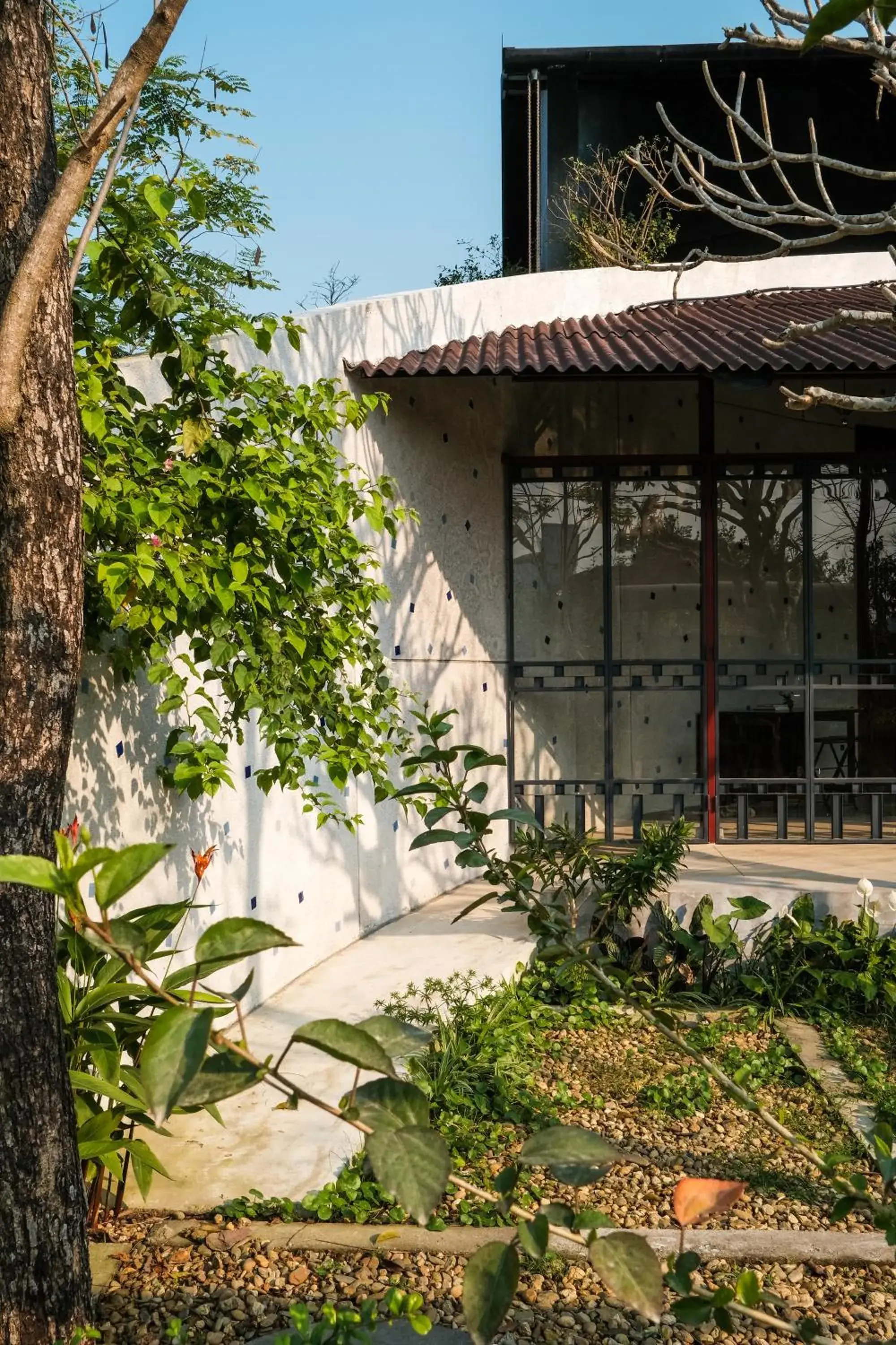 Property building in De Hué Property building in De Hué