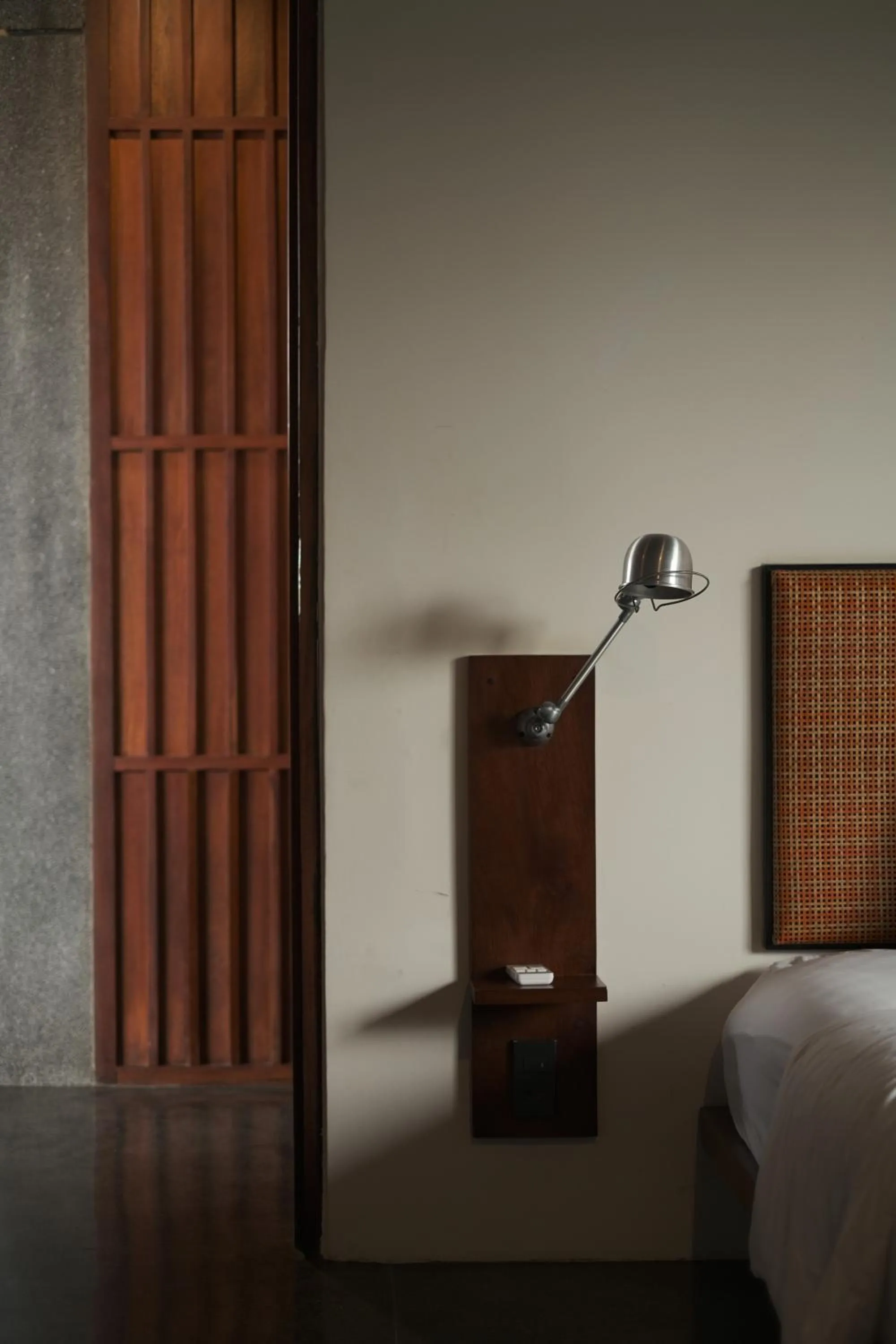 furniture, Bed in De Hué