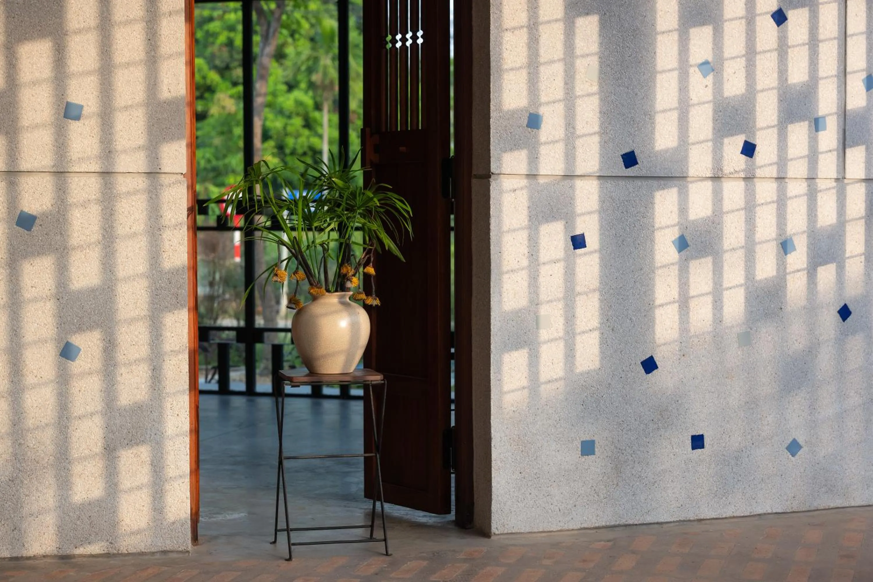 Communal lounge/ TV room in De Hué