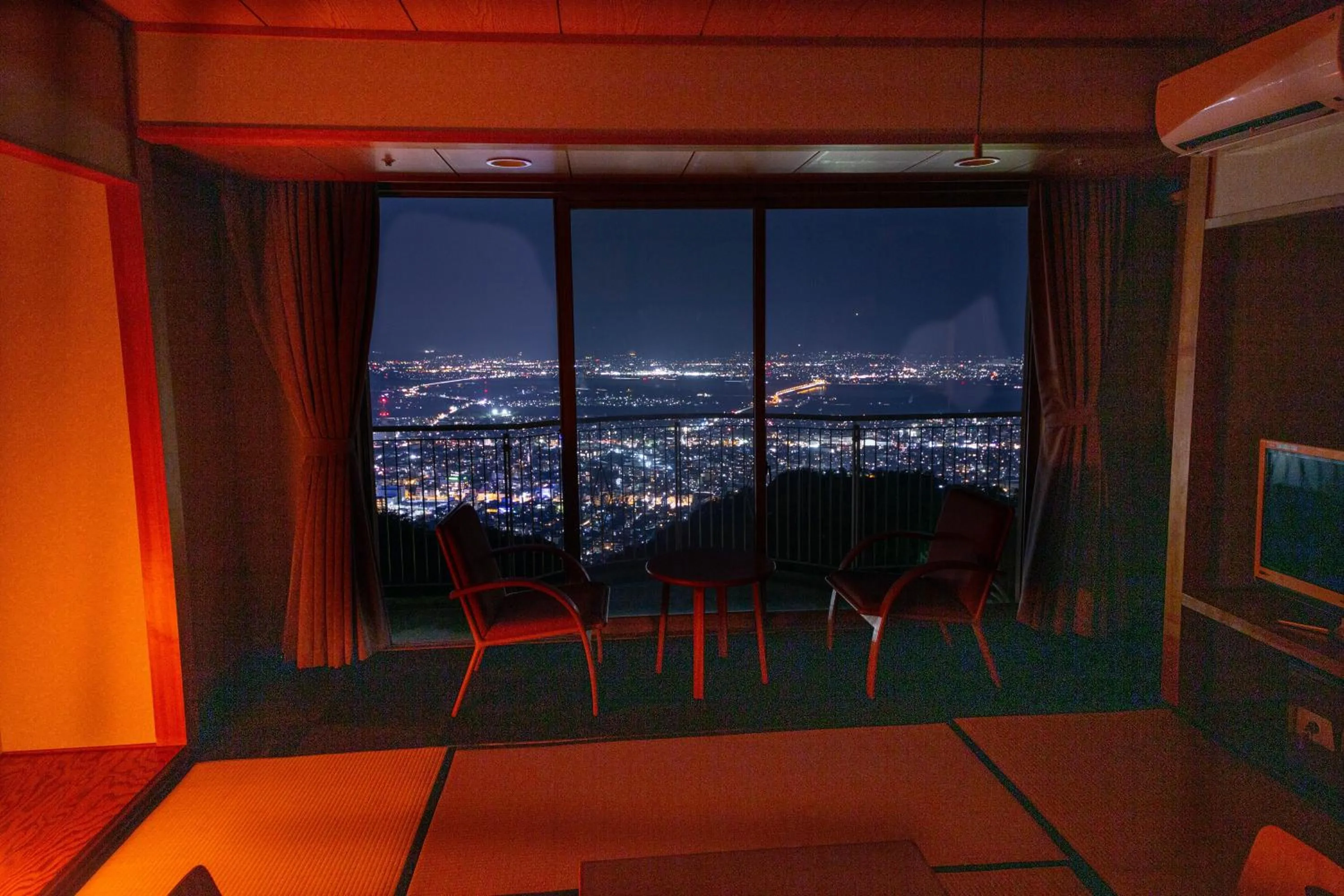 Photo of the whole room in Bizan Kaigetsu