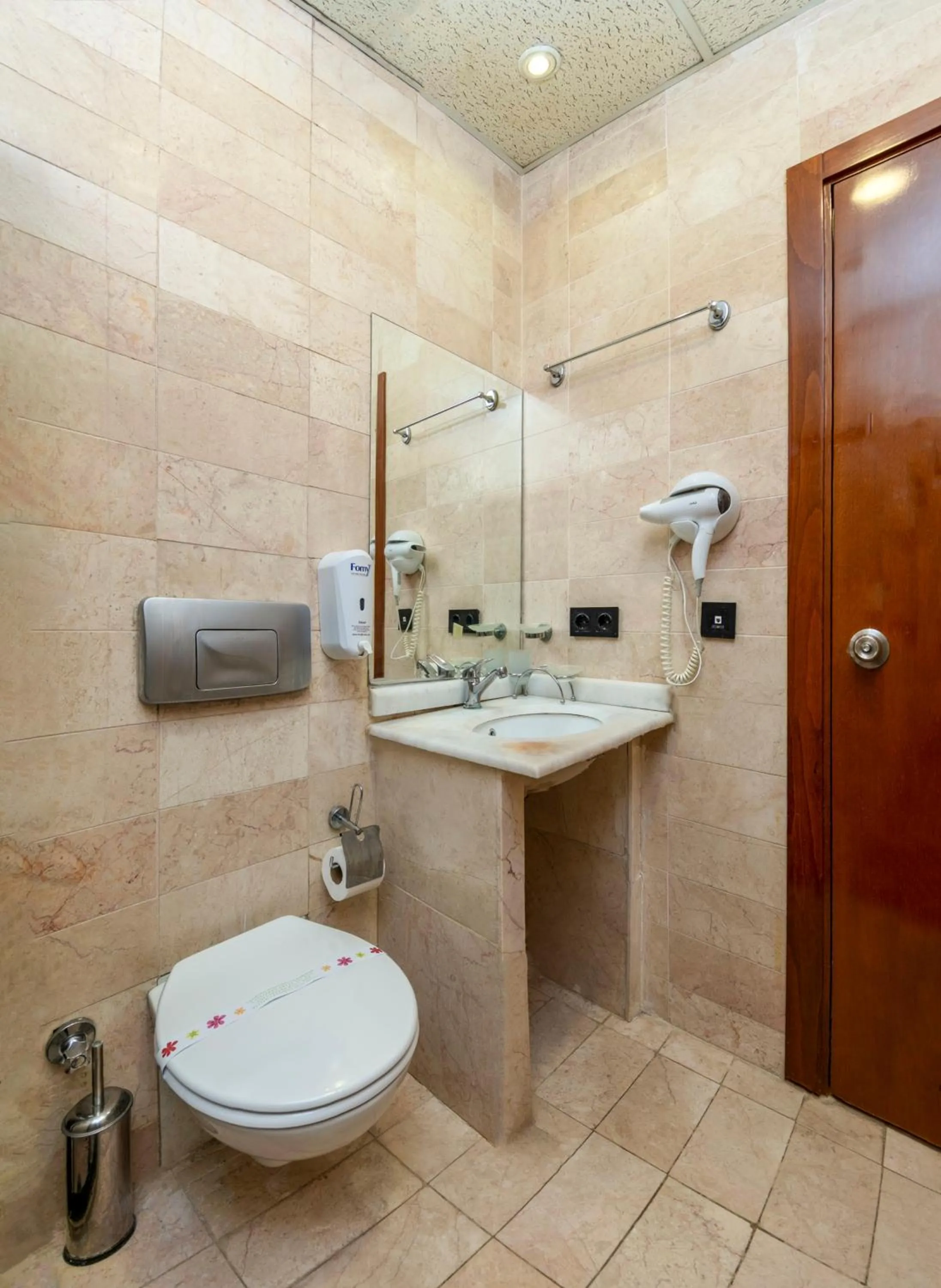 Shower in Nil Hotel İstanbul City Center