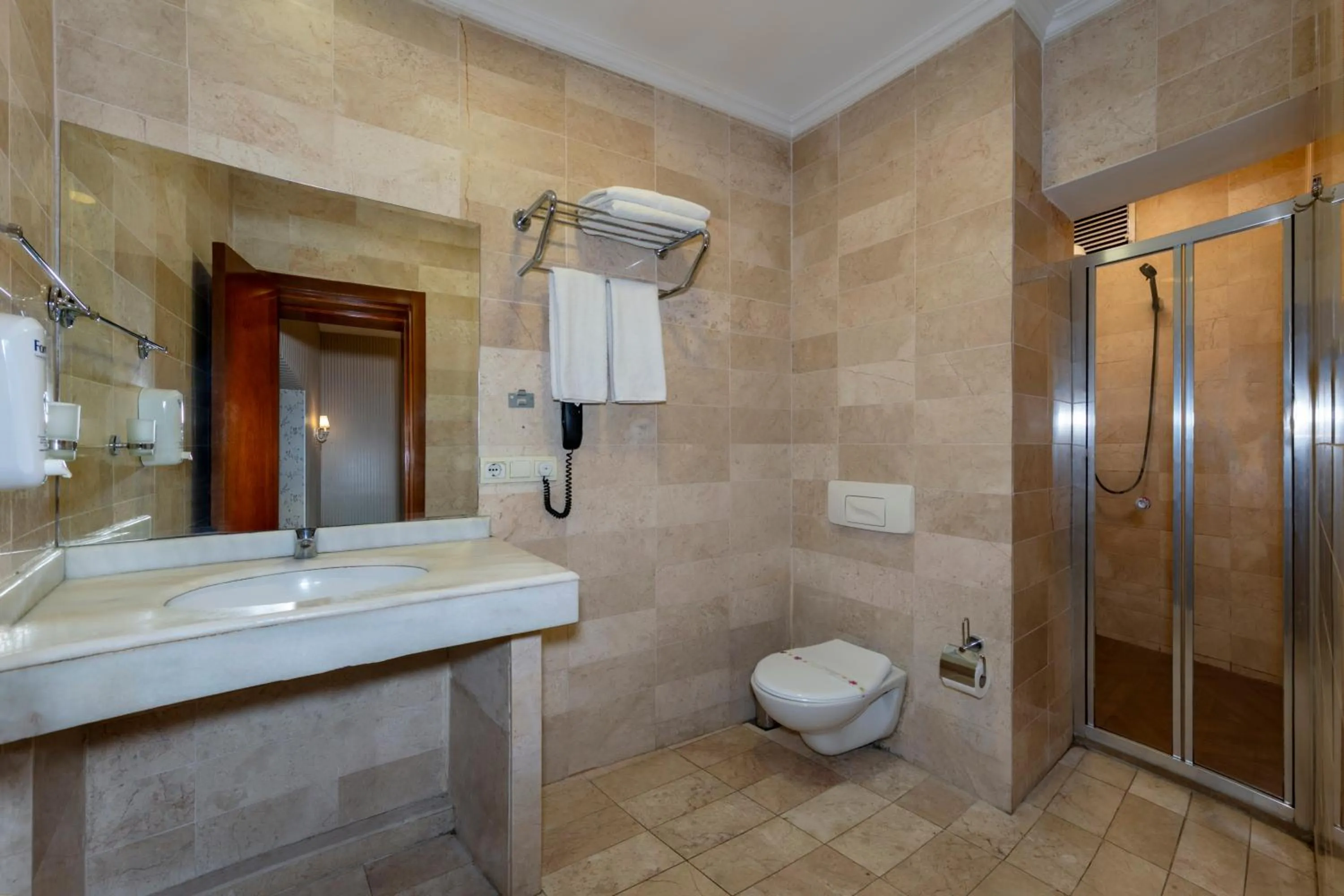 Shower in Nil Hotel İstanbul City Center