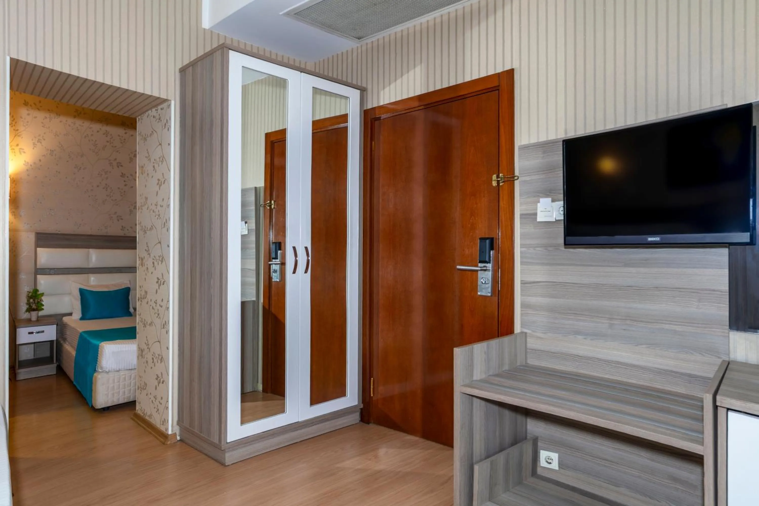 TV and multimedia in Nil Hotel İstanbul City Center