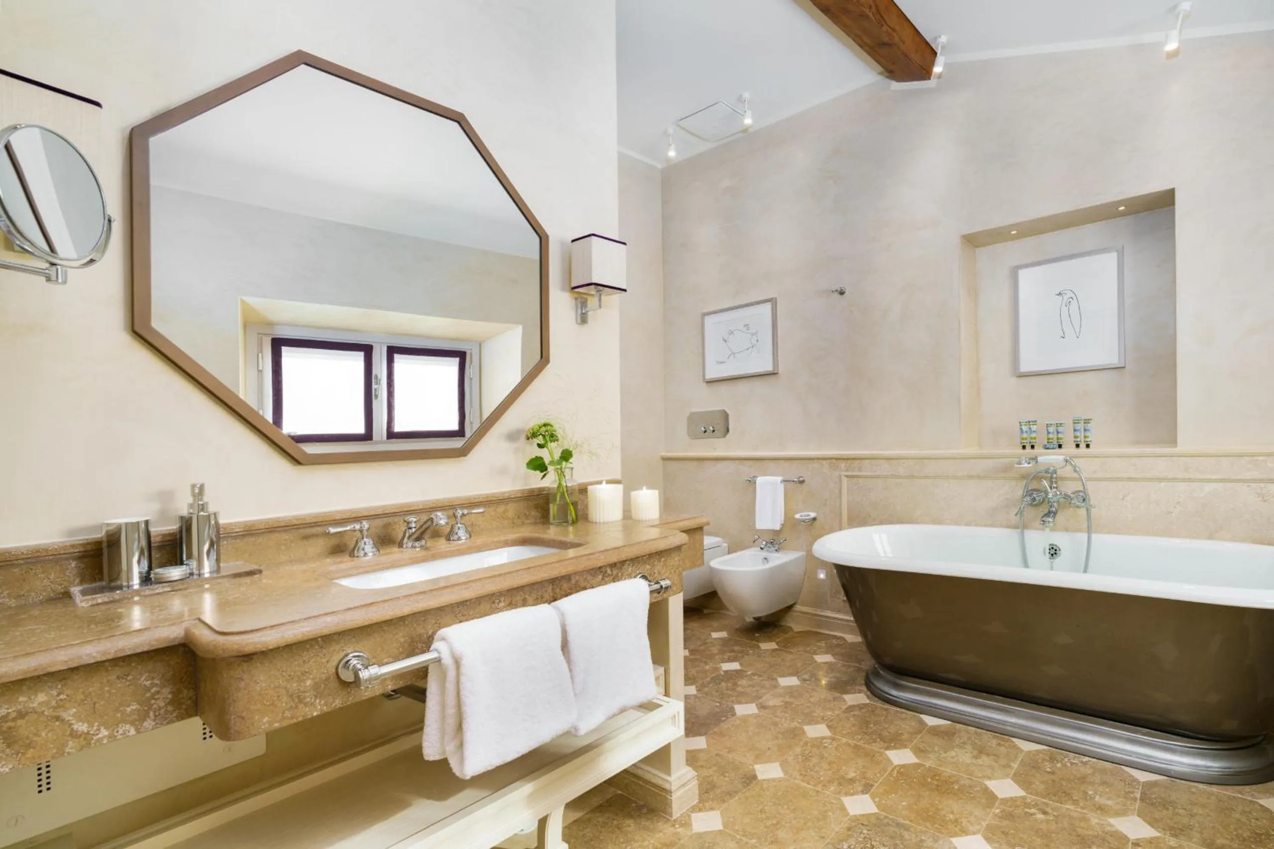 Bathroom in Marchesa Olympia City View- La Dimora degli Affreschi Florence