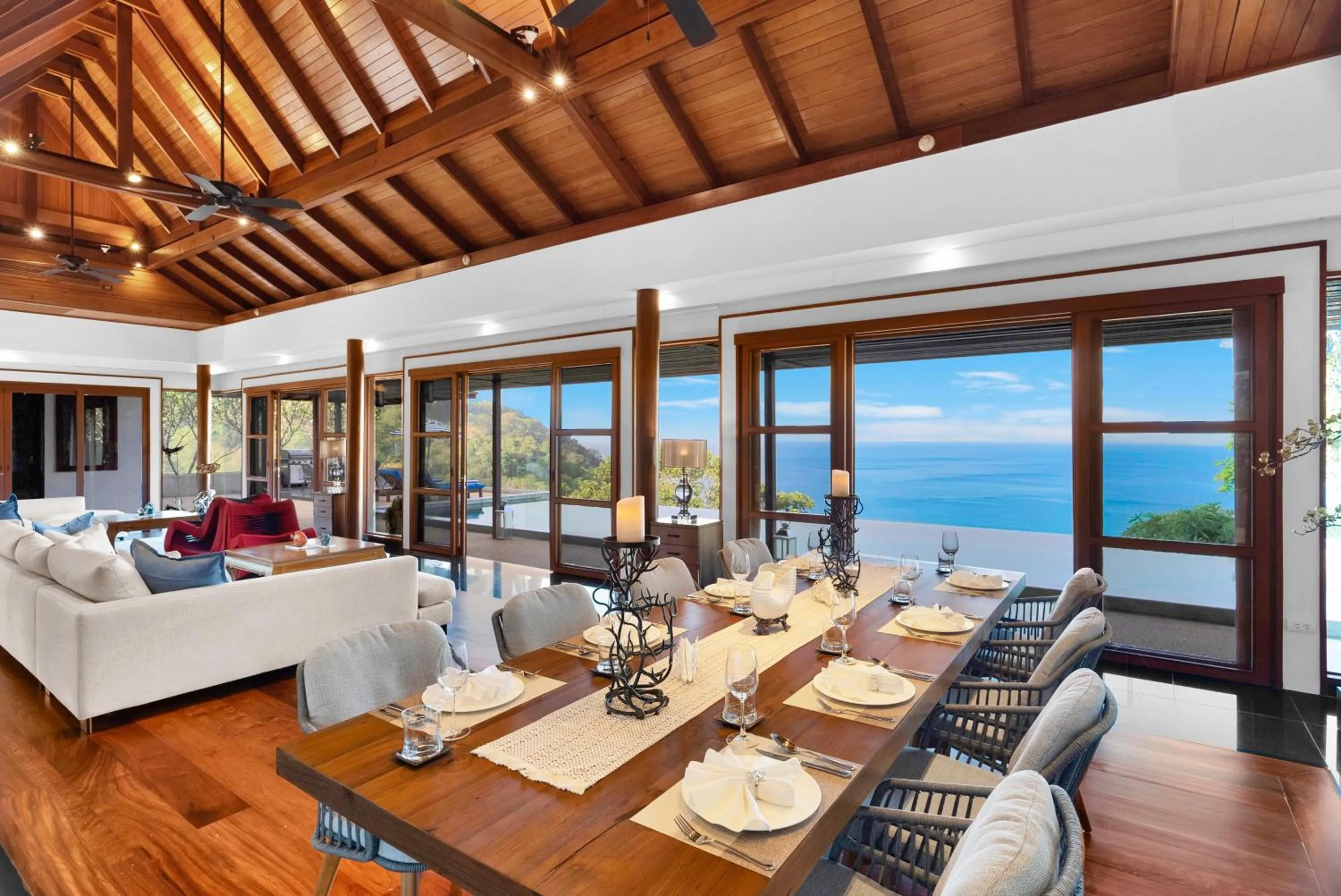 Dining area in Villa Varya
