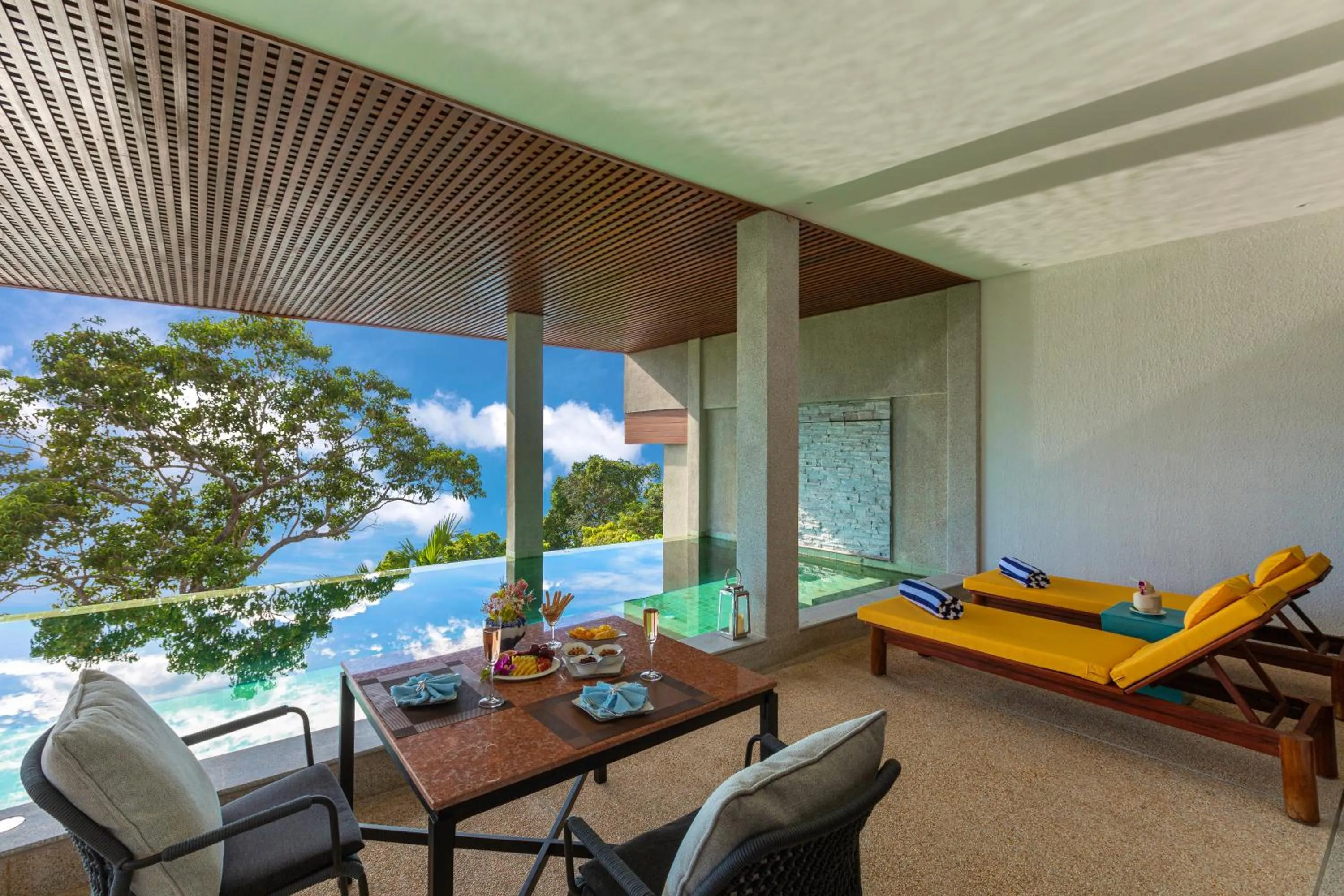 Swimming pool in Villa Varya