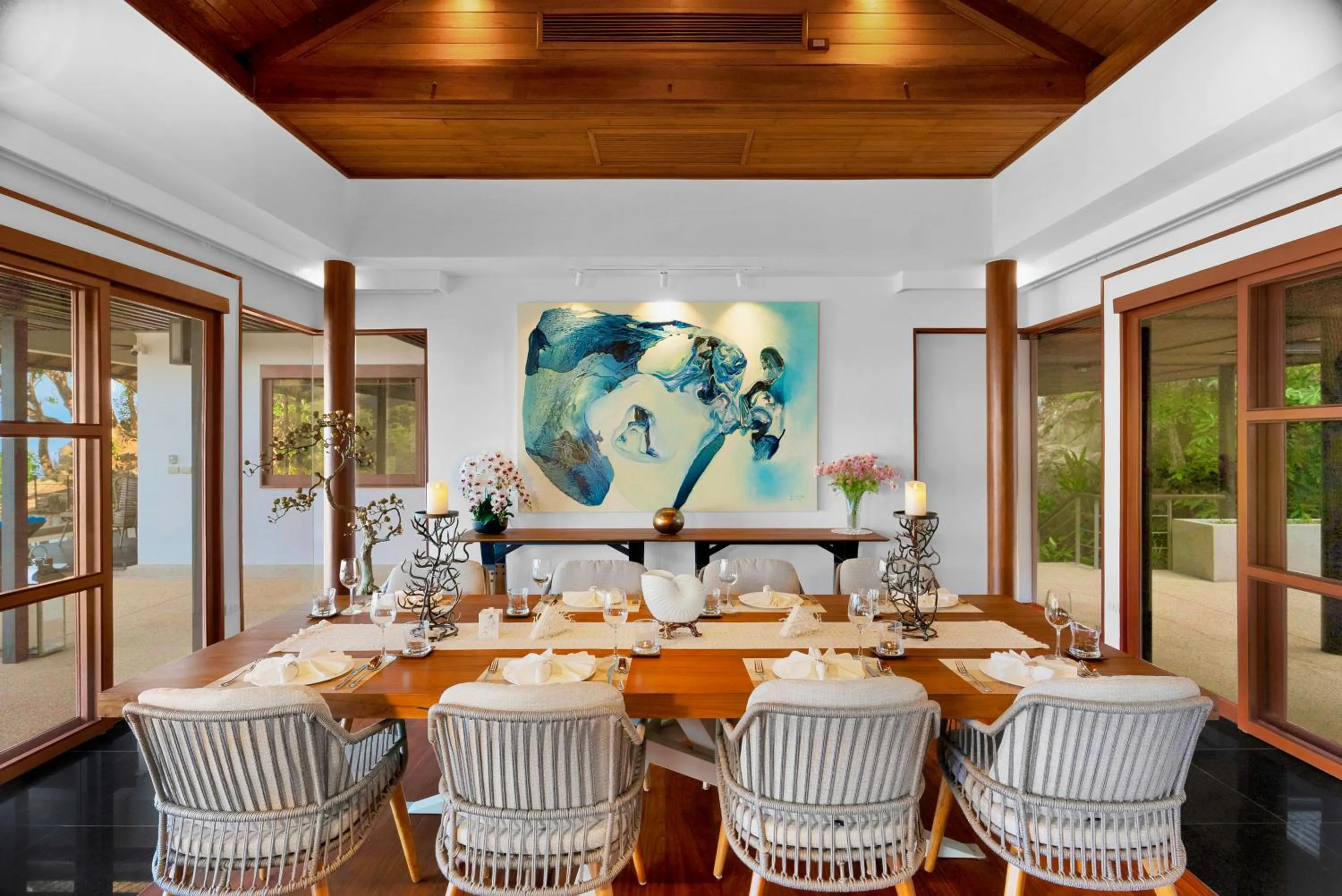 Dining area in Villa Varya