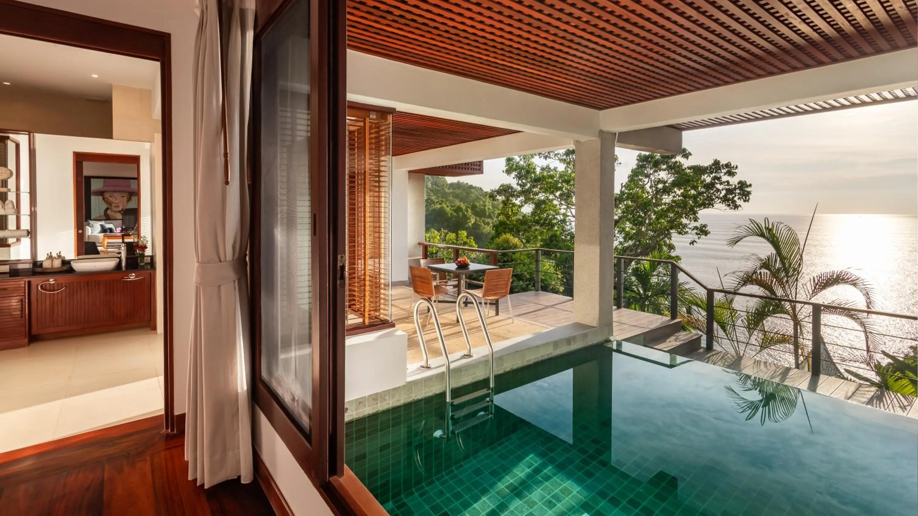 Swimming pool in Villa Varya