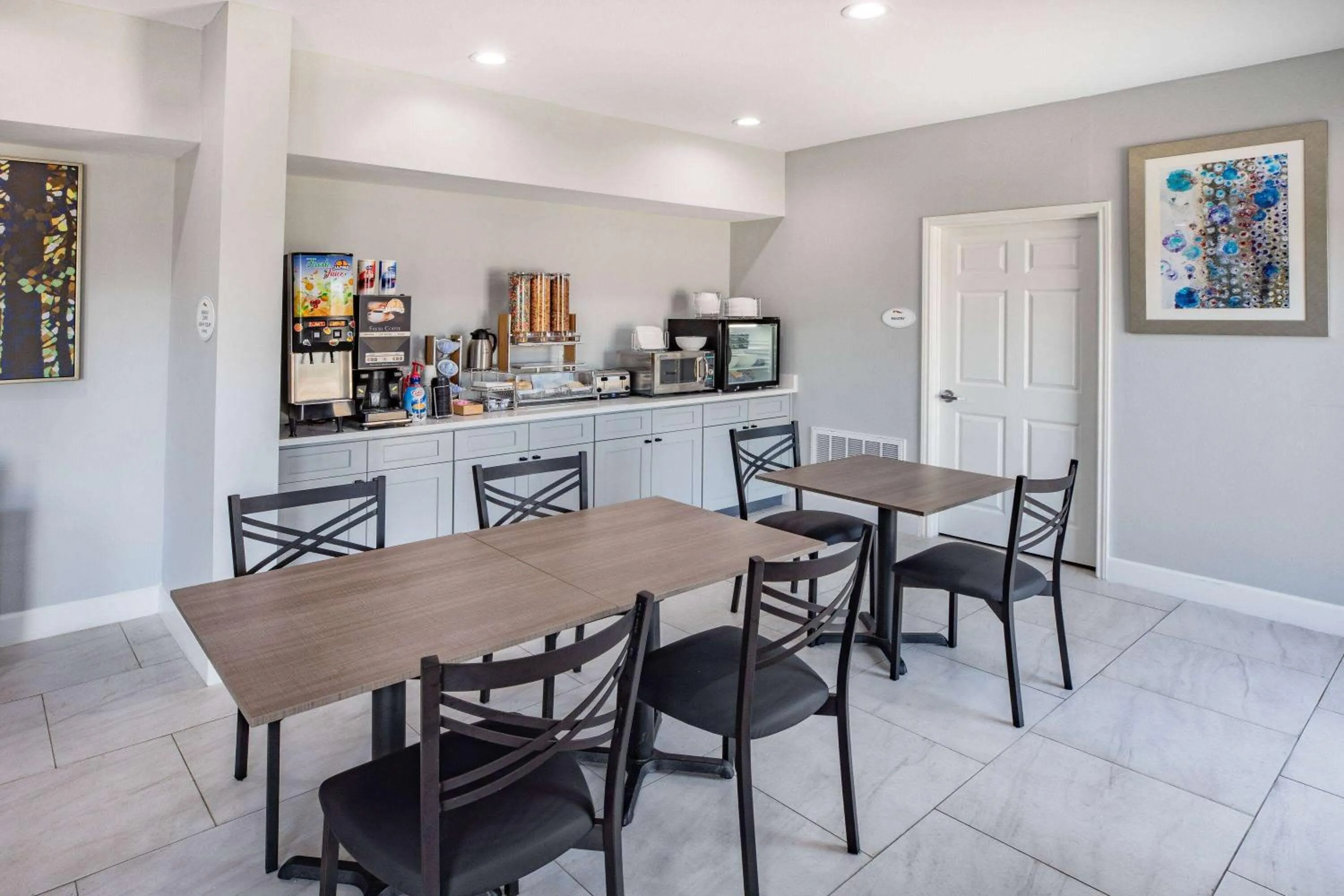 Breakfast in Baymont by Wyndham Freeport Texas