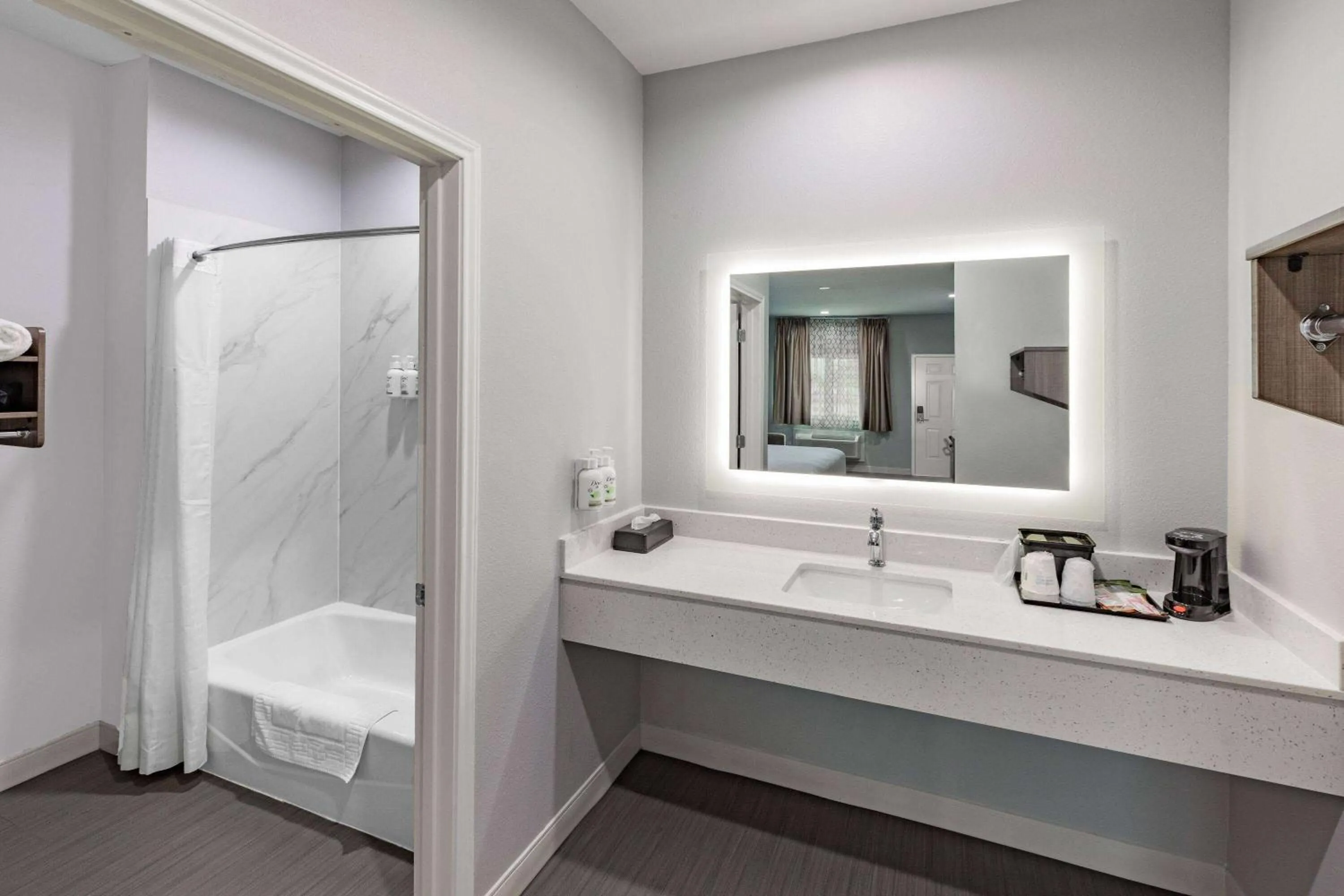 TV and multimedia in Baymont by Wyndham Freeport Texas