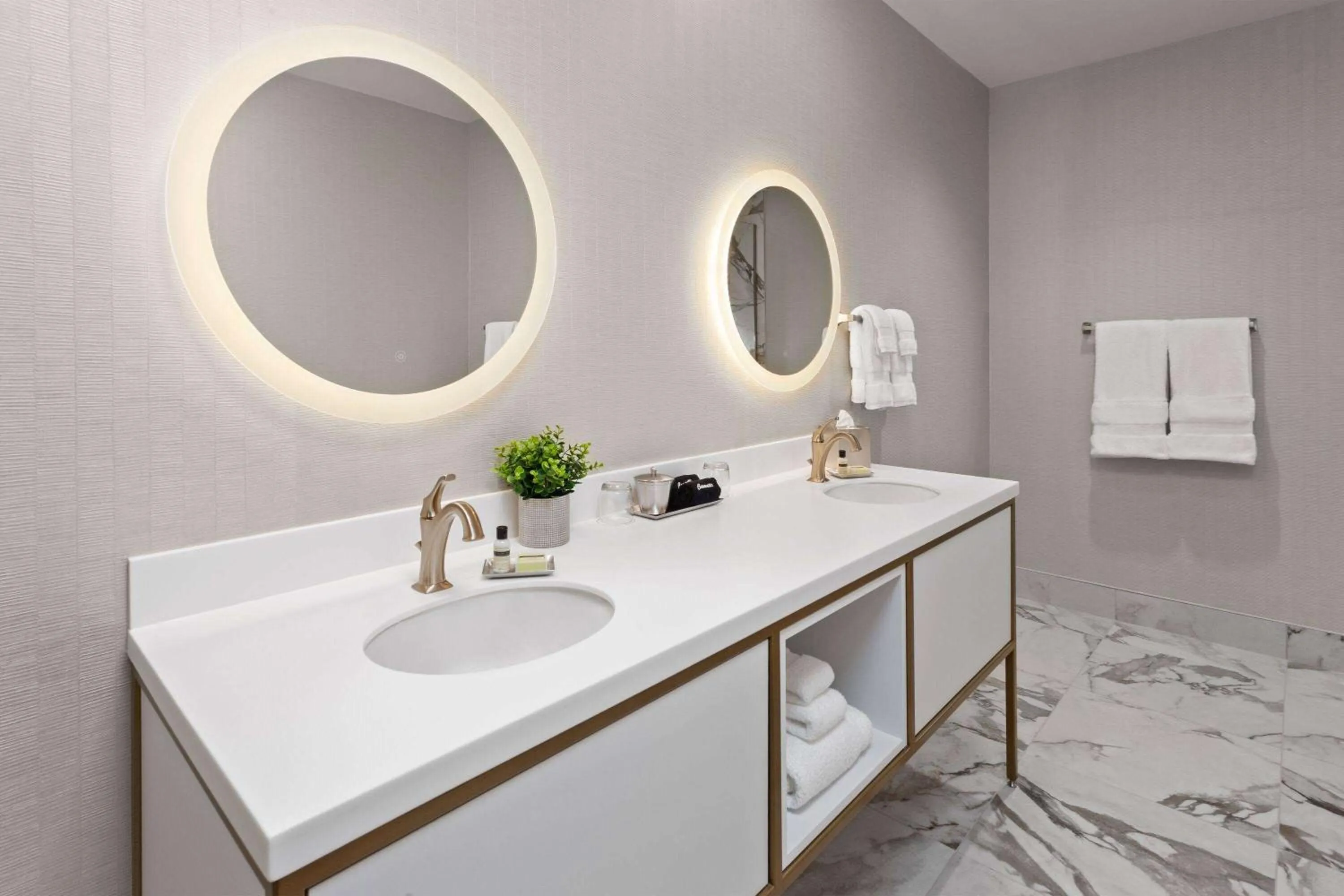 Photo of the whole room in Legacy Hotel, Trademark Collection by Wyndham