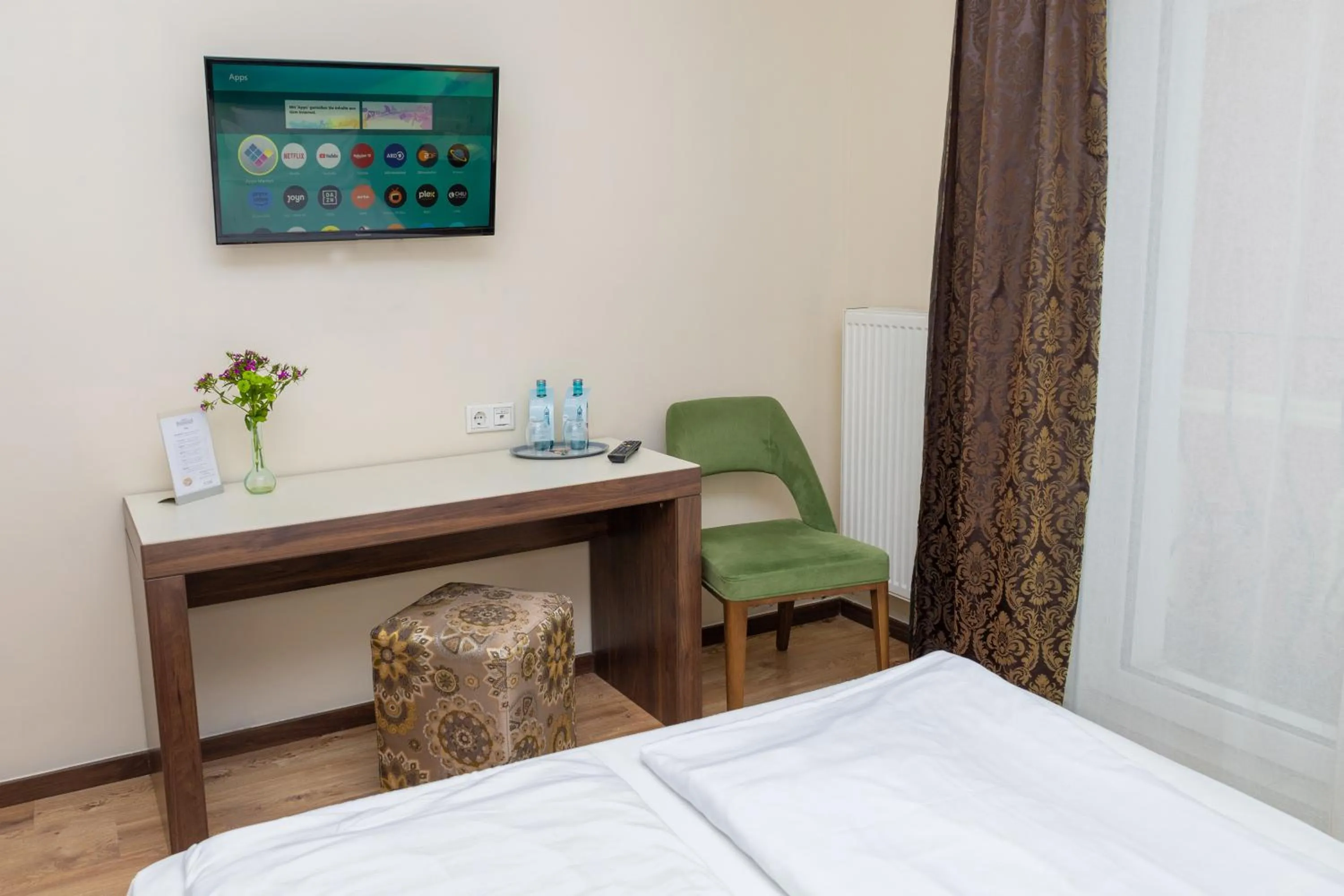 Photo of the whole room, Bed in Hotel Nordhausen