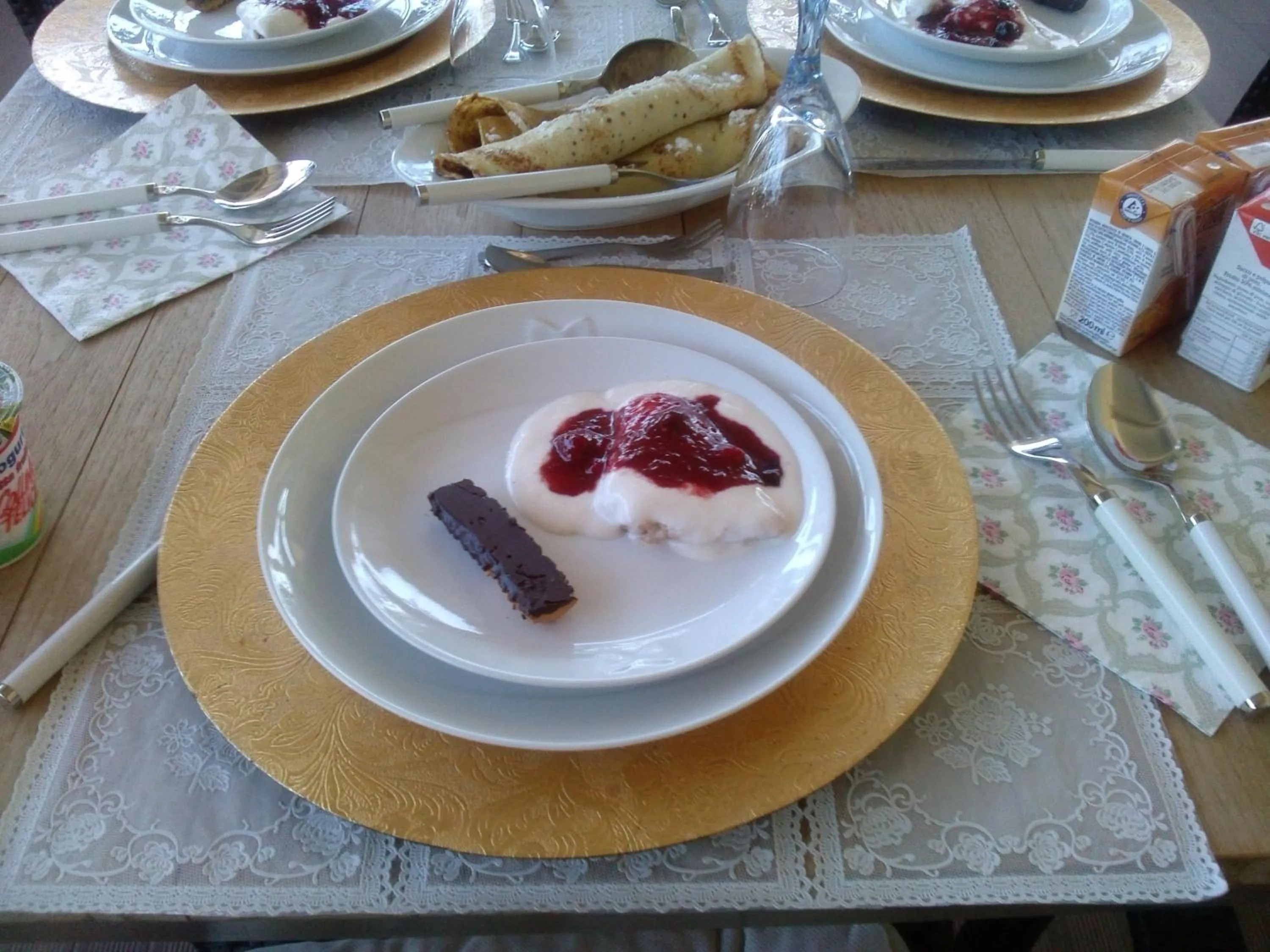 Italian breakfast in B&B Il Cielo Sui Sassi