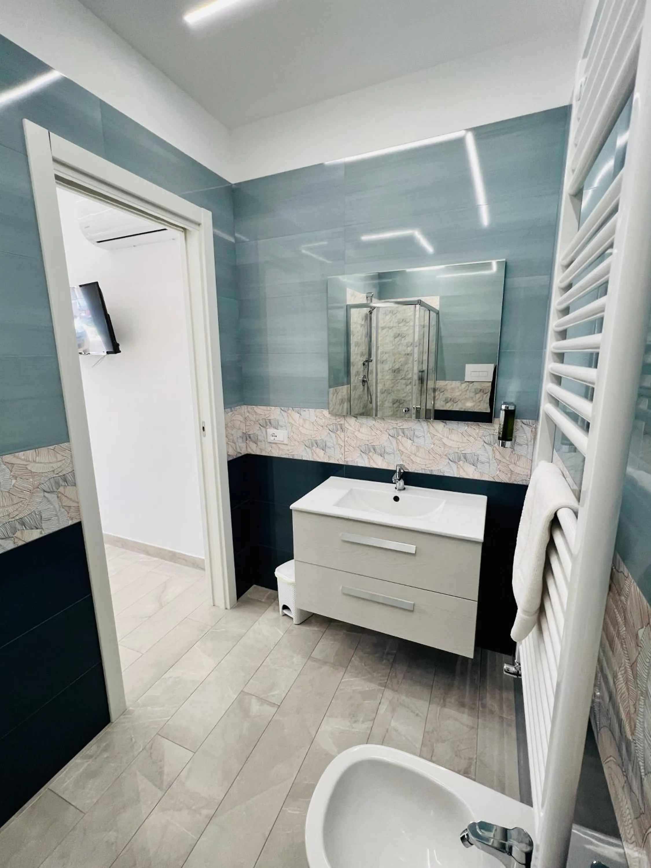 Shower, Bathroom in da Biagio B & B - Restaurant