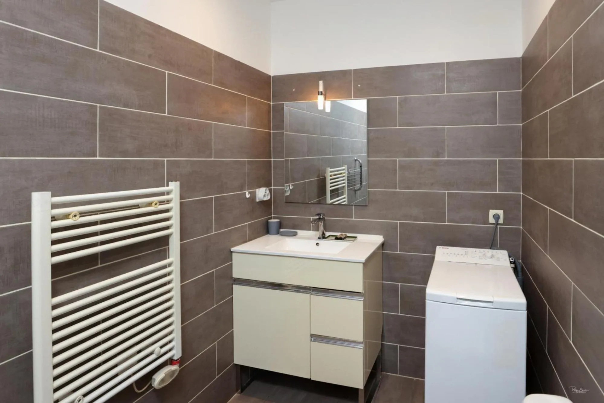 Shower in Cèl Ethéré by Rahault