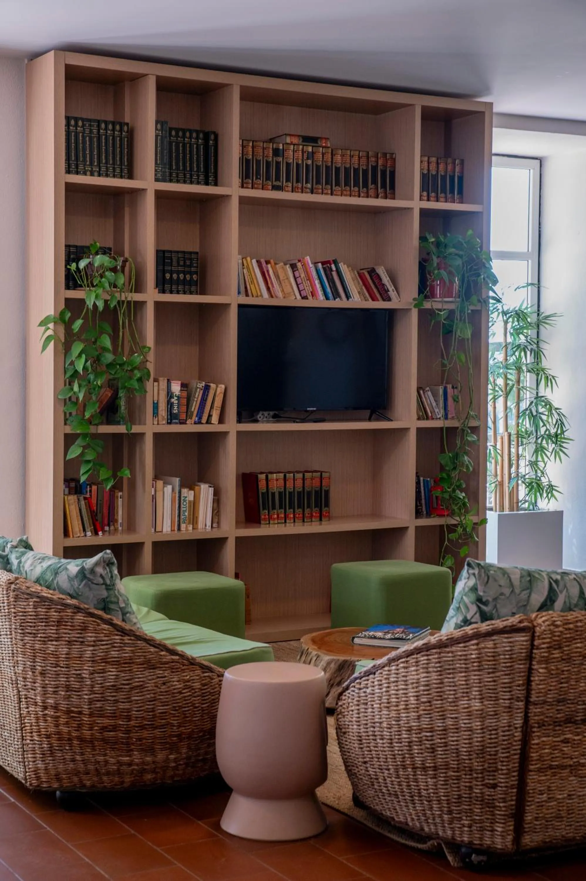 Communal lounge/ TV room in WOT Sarrazola Soul