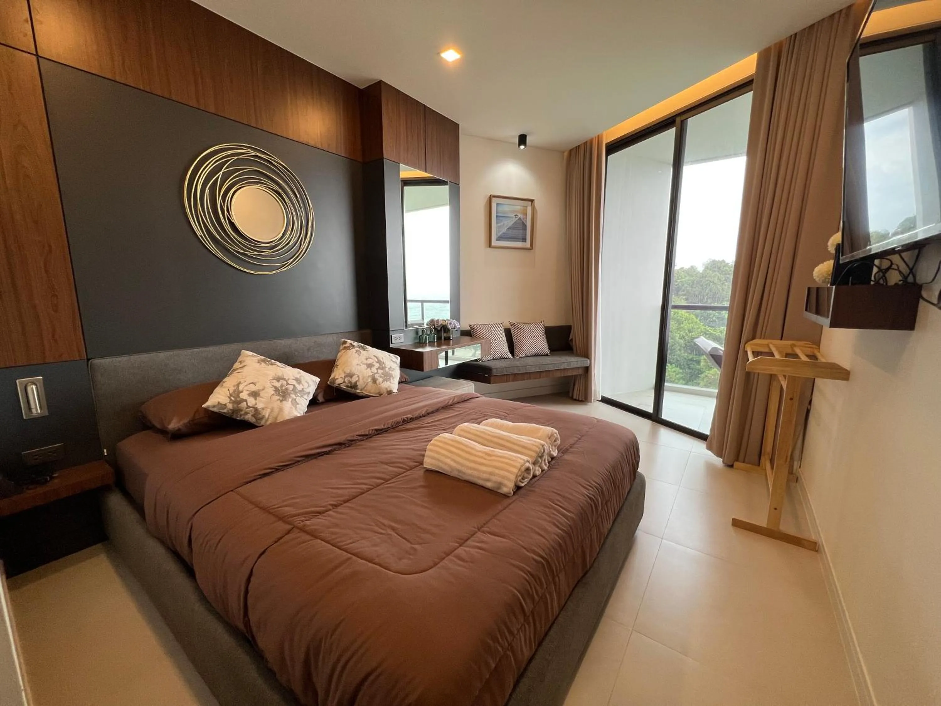 Hi Sea E272 At Escape Condominium Mae Pim Beach