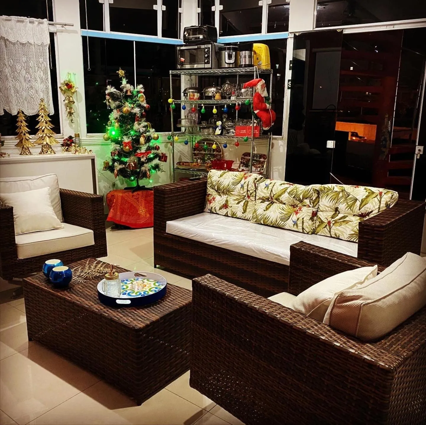 Communal lounge/ TV room in Pousada Las Palmas