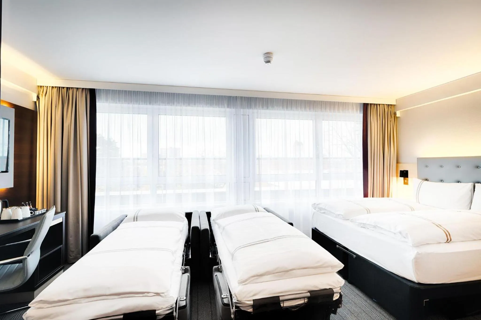 Bedroom, Bed in Premier Inn Berlin Airport