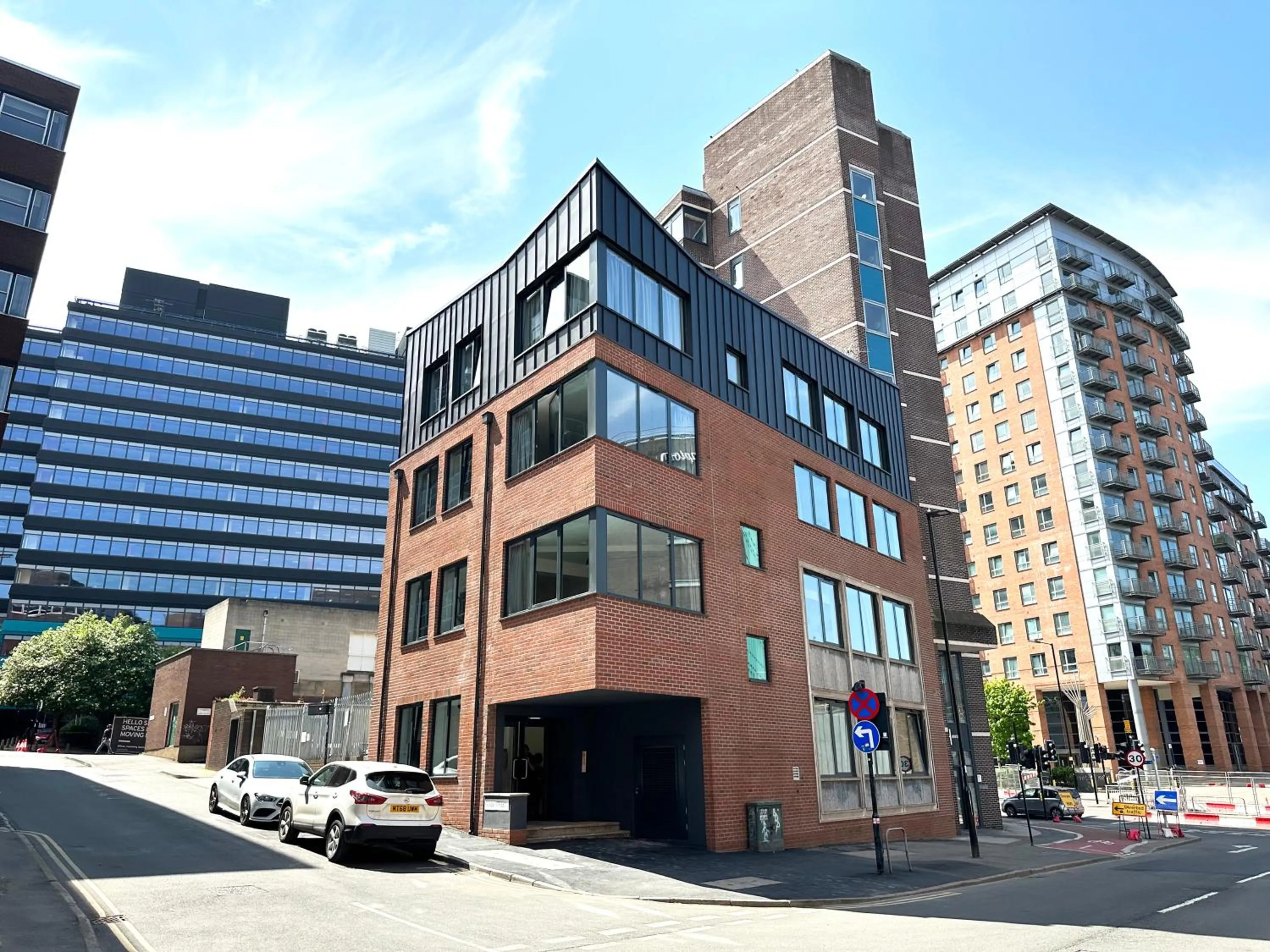 123 Queen Street - Home Crowd Luxury Apartments