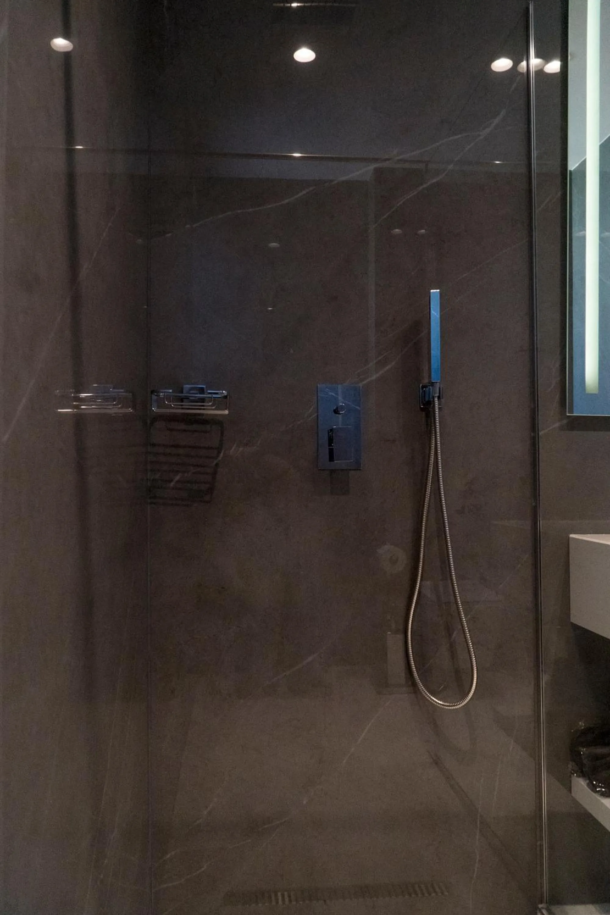 Shower in Center Hotel