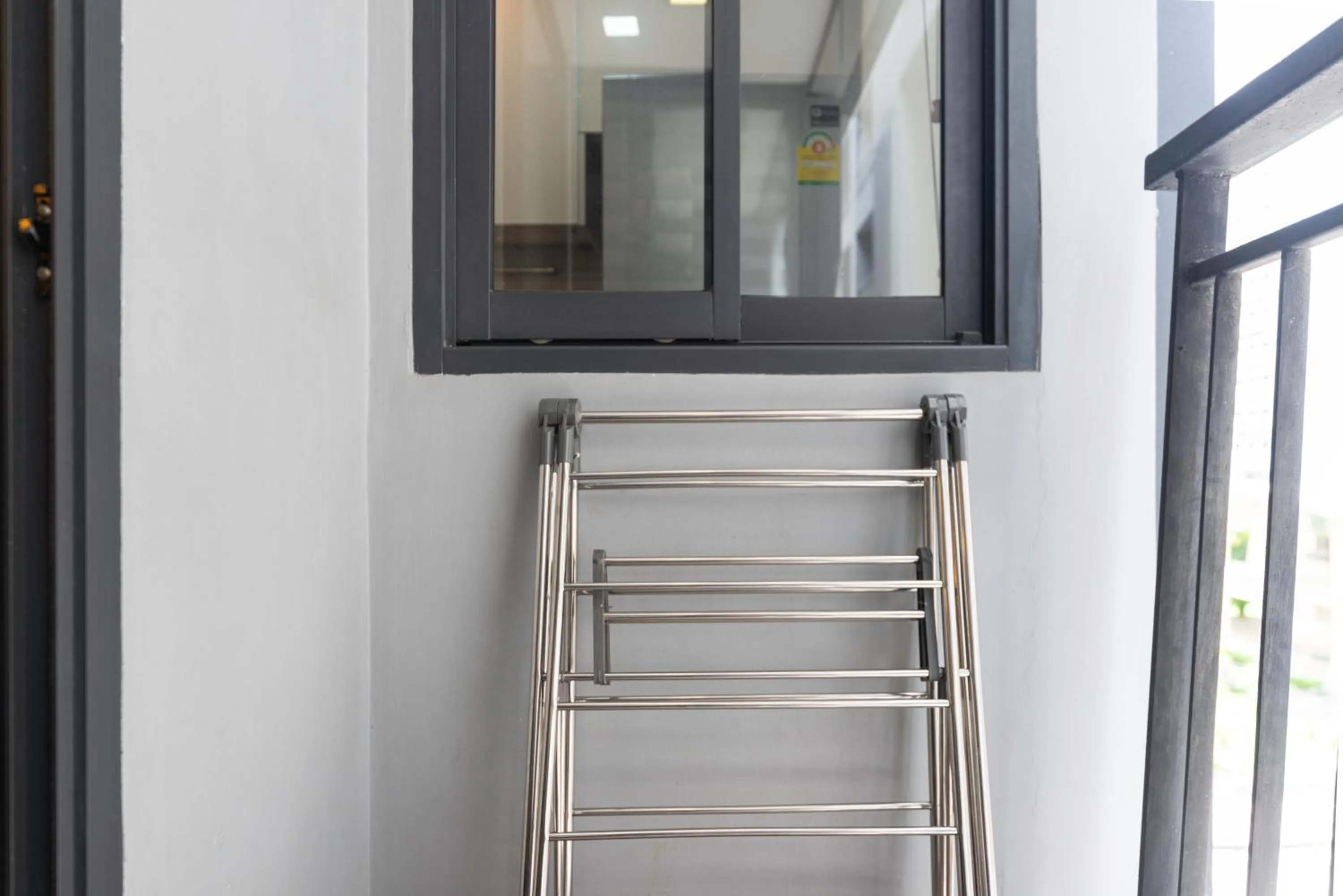 Dazzle Sukhumvit 7 by LeFoyer