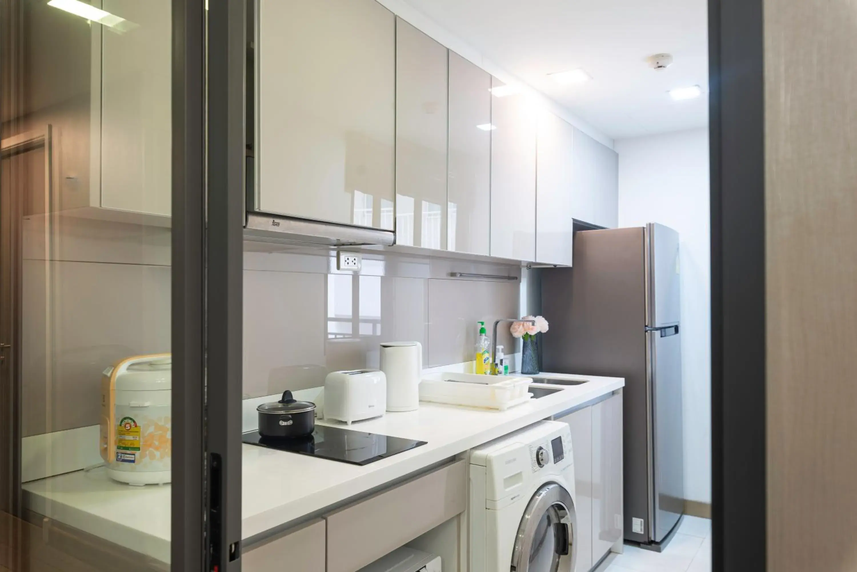 Dazzle Sukhumvit 7 by LeFoyer Dazzle Sukhumvit 7 by LeFoyer