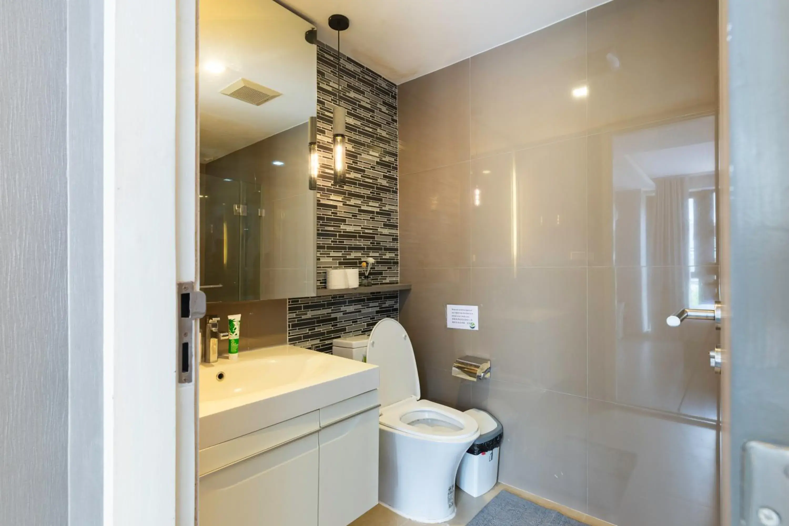 Dazzle Sukhumvit 7 by LeFoyer Dazzle Sukhumvit 7 by LeFoyer