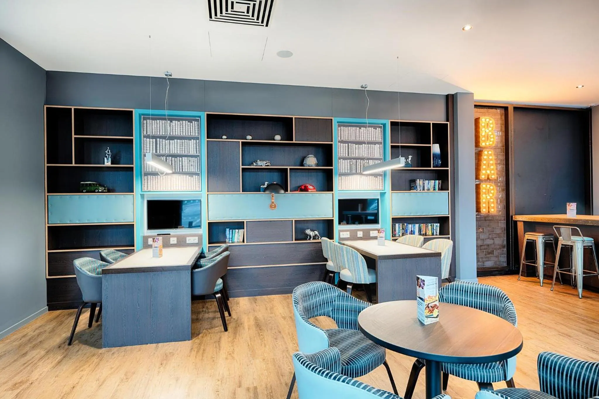 Lobby or reception in Premier Inn Wiesbaden City Centre