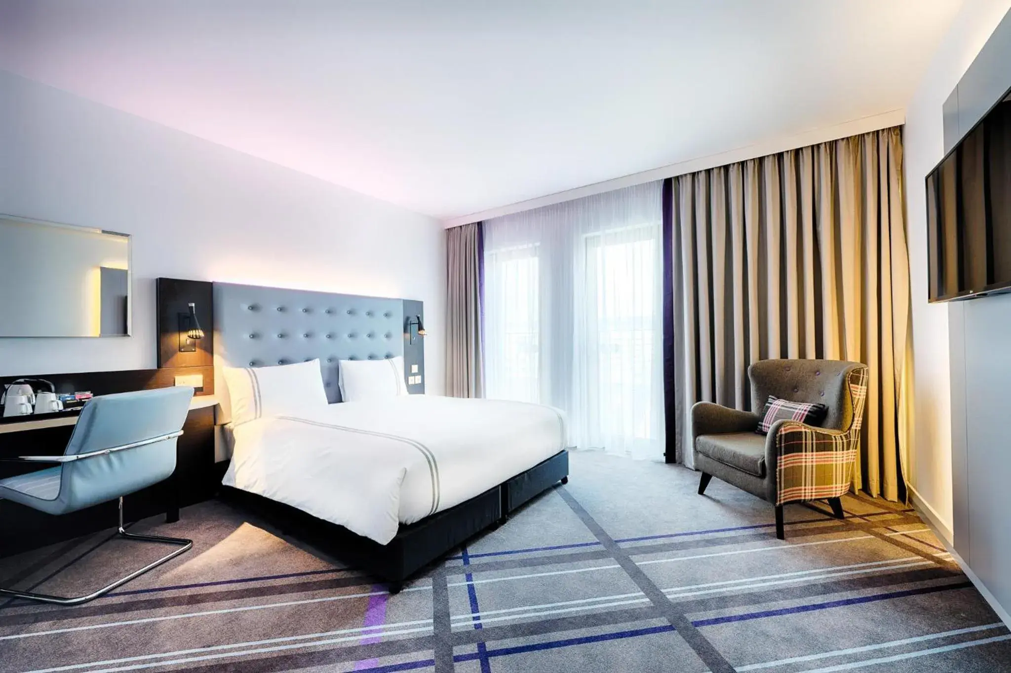 Bedroom, Bed in Premier Inn Wiesbaden City Centre Bedroom, Bed in Premier Inn Wiesbaden City Centre